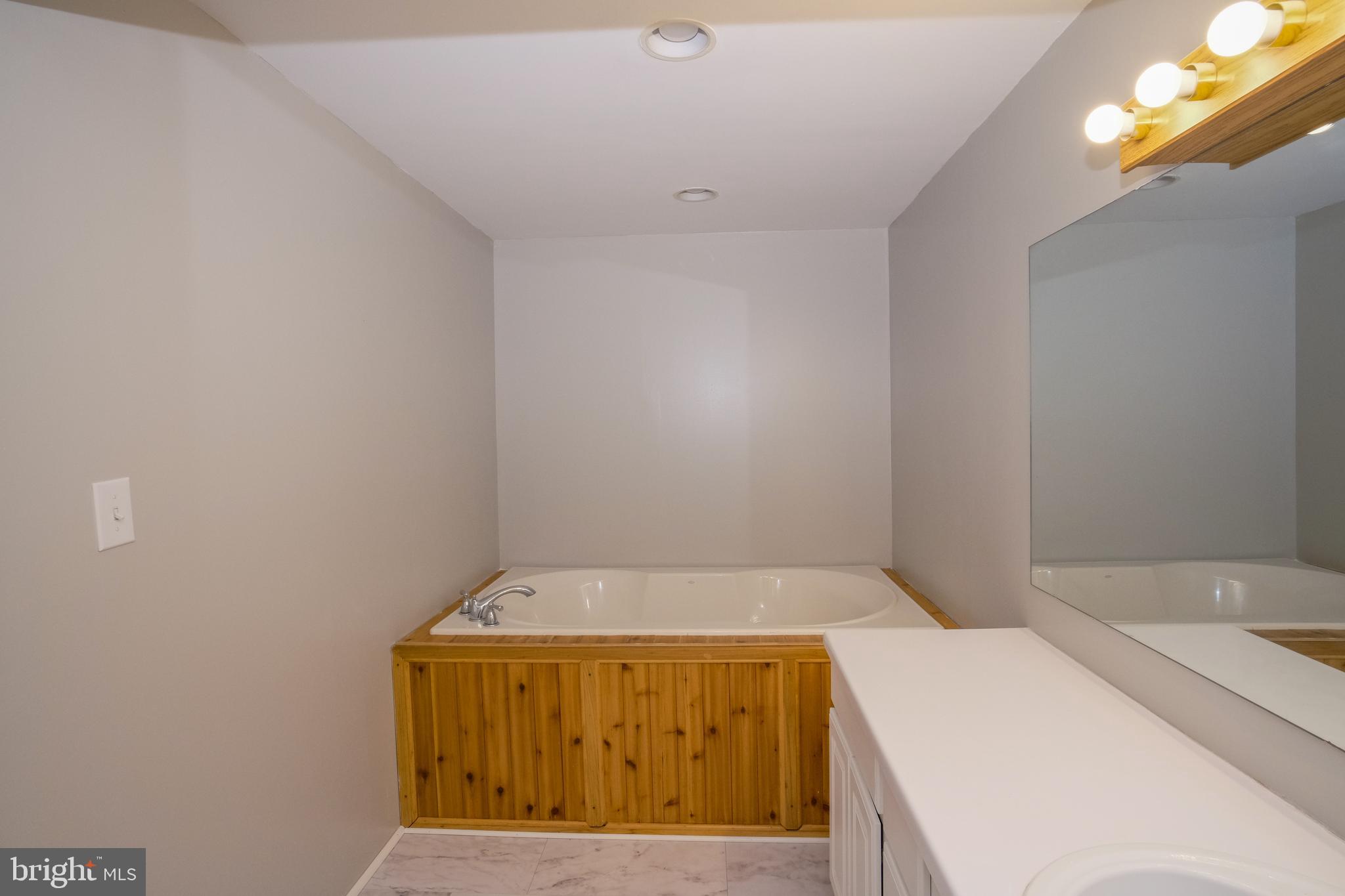 KNOBLEY ESTATES - Residential