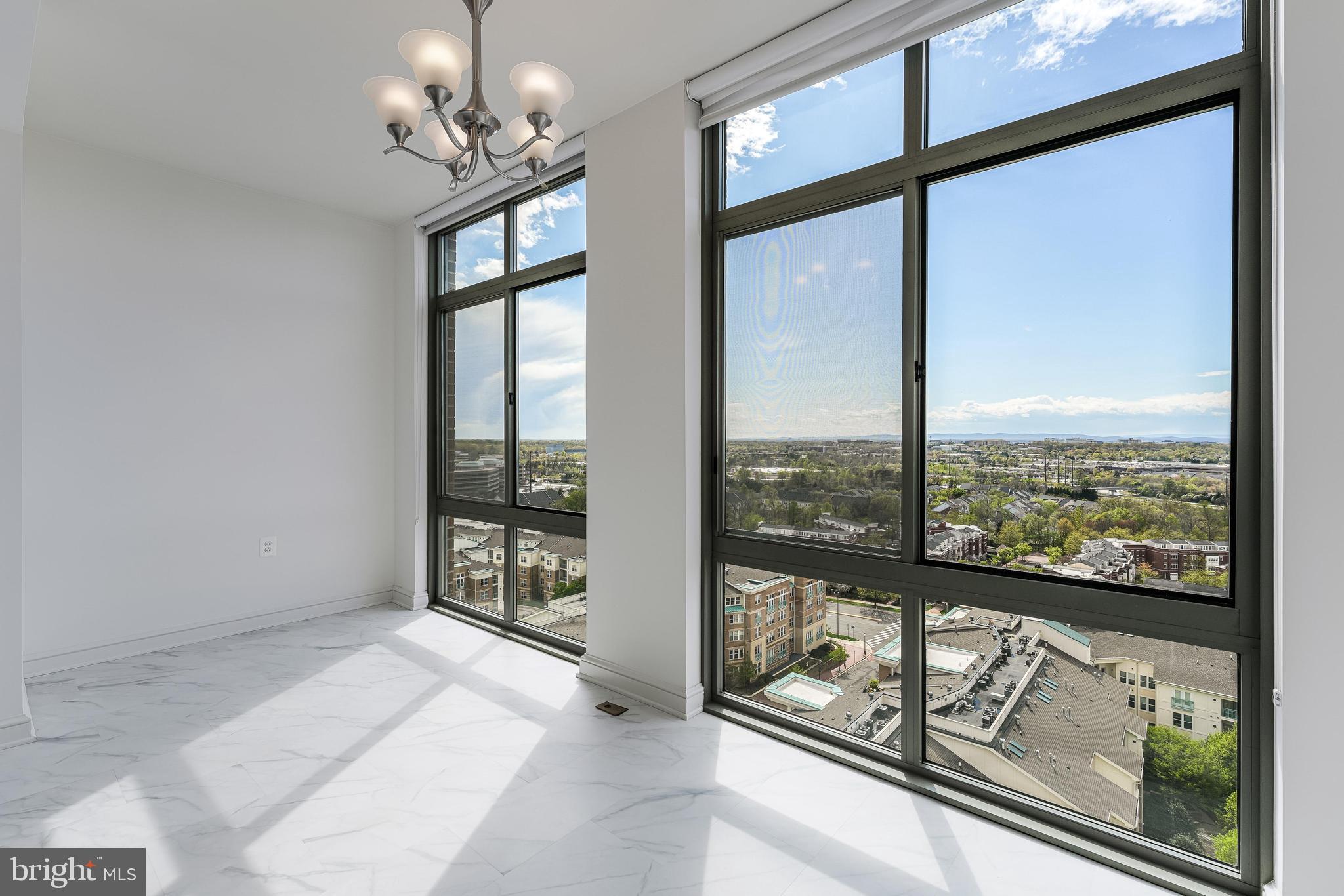 MIDTOWN AT RESTON TOWN CENTER - Residential