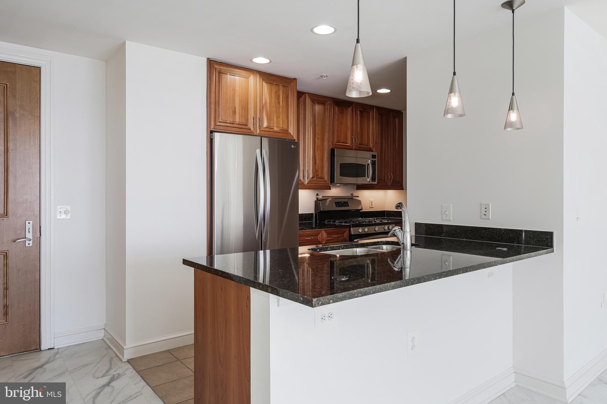 MIDTOWN AT RESTON TOWN CENTER - Residential