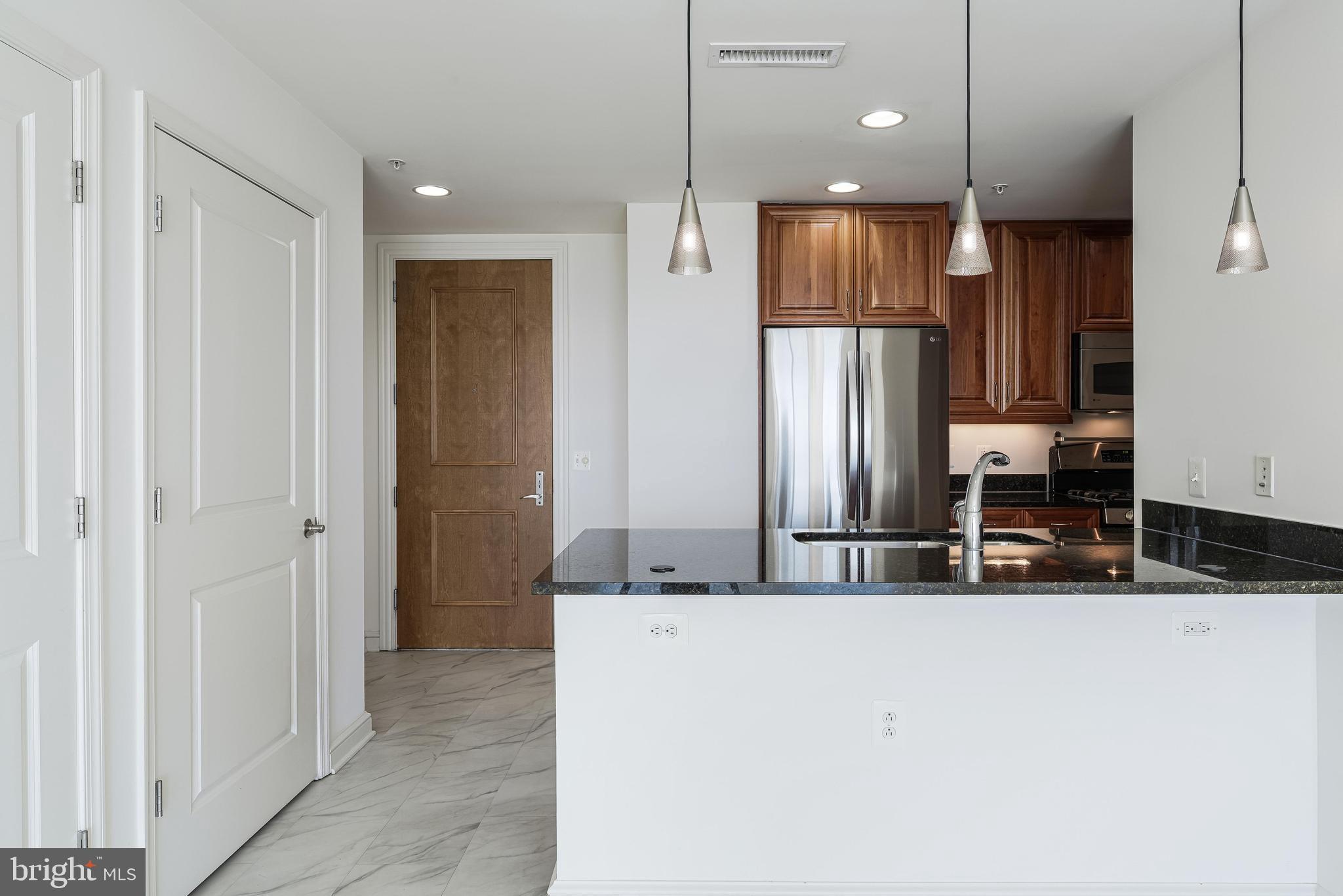 MIDTOWN AT RESTON TOWN CENTER - Residential