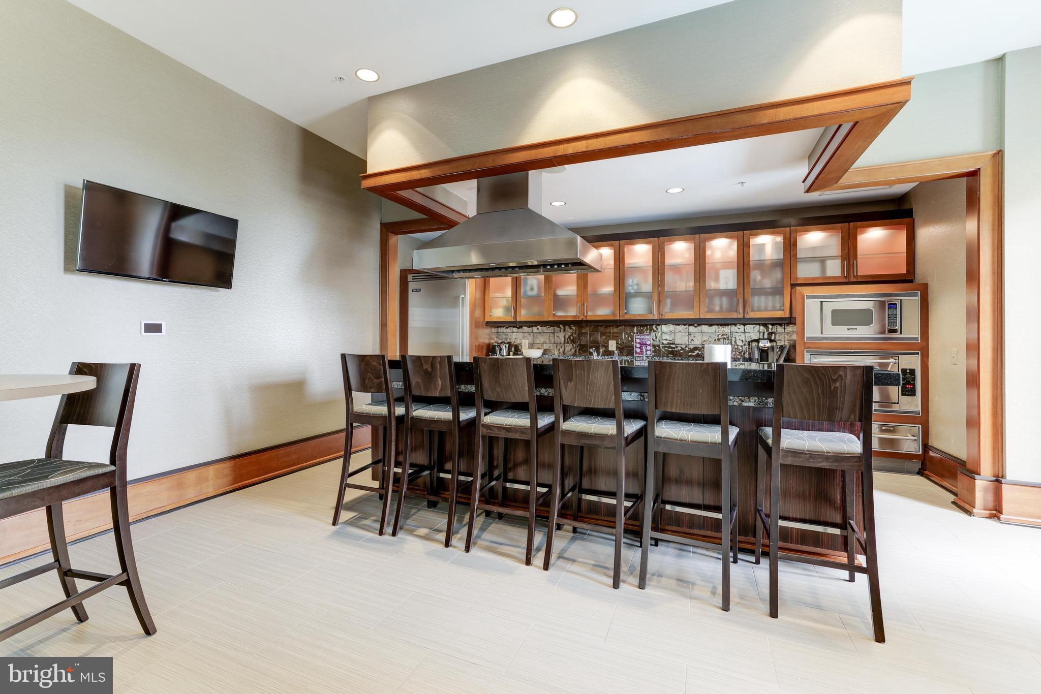 MIDTOWN AT RESTON TOWN CENTER - Residential