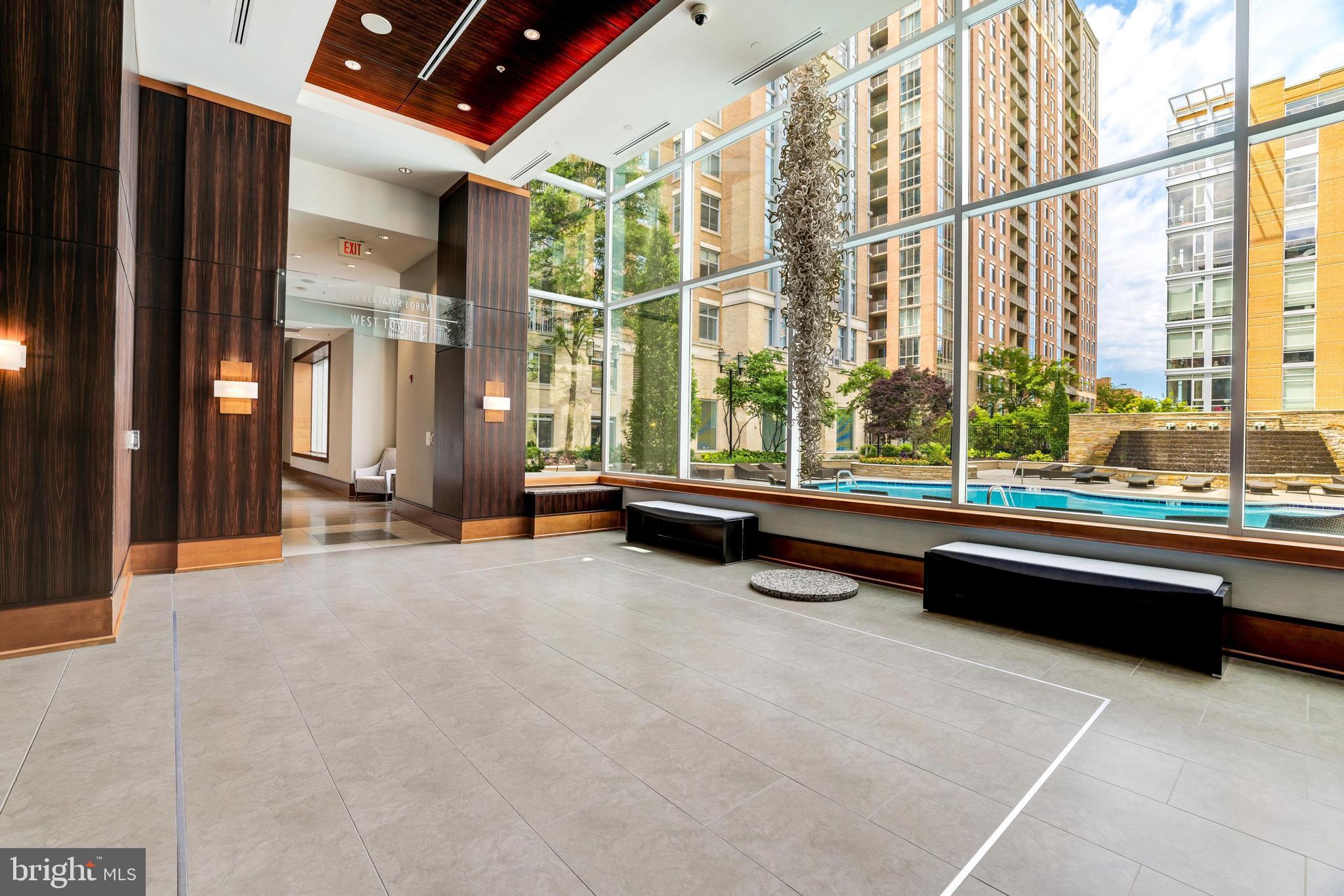 MIDTOWN AT RESTON TOWN CENTER - Residential