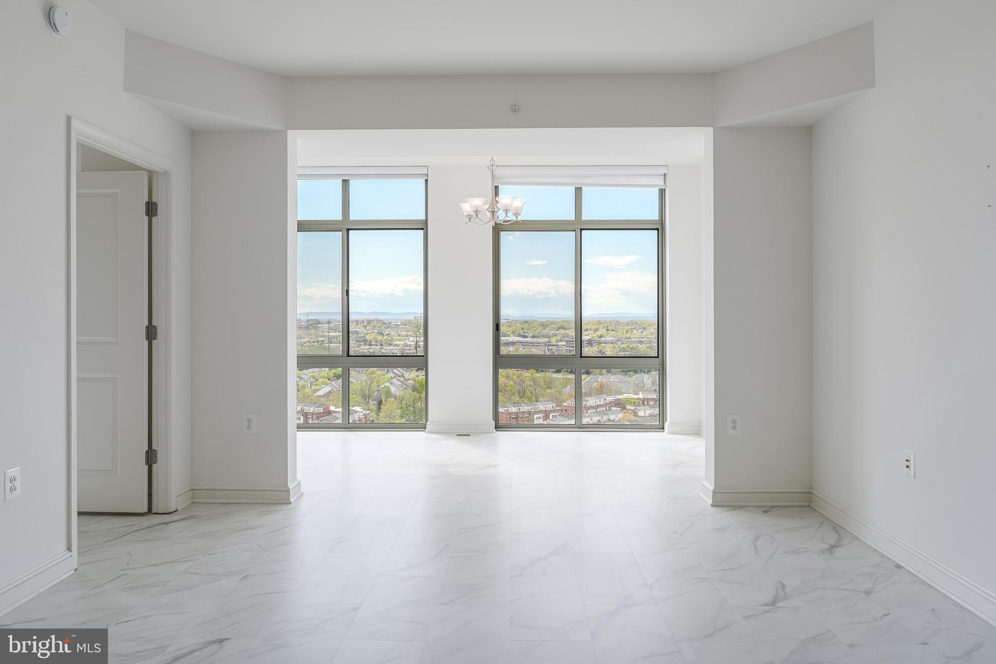 MIDTOWN AT RESTON TOWN CENTER - Residential