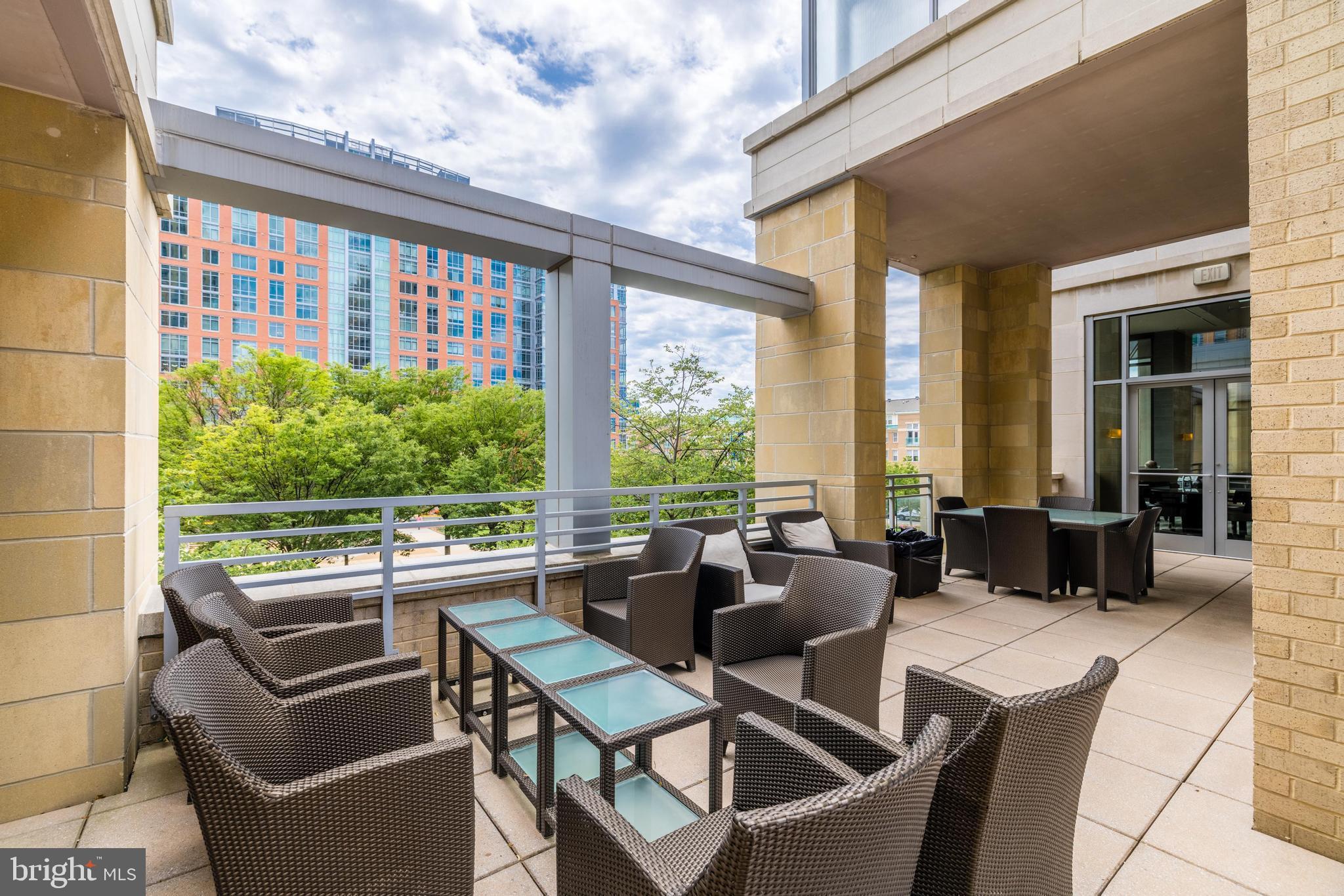 MIDTOWN AT RESTON TOWN CENTER - Residential