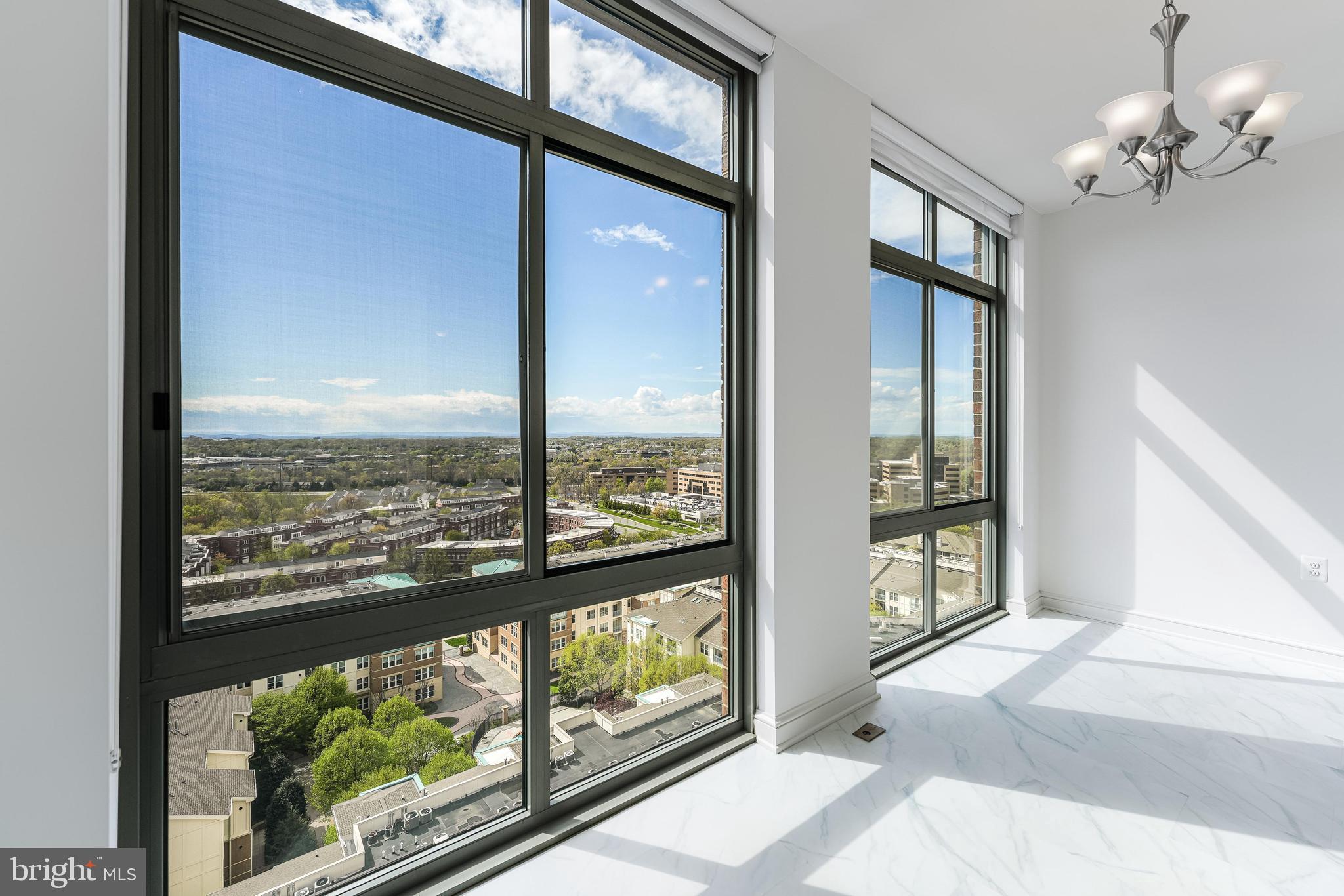 MIDTOWN AT RESTON TOWN CENTER - Residential