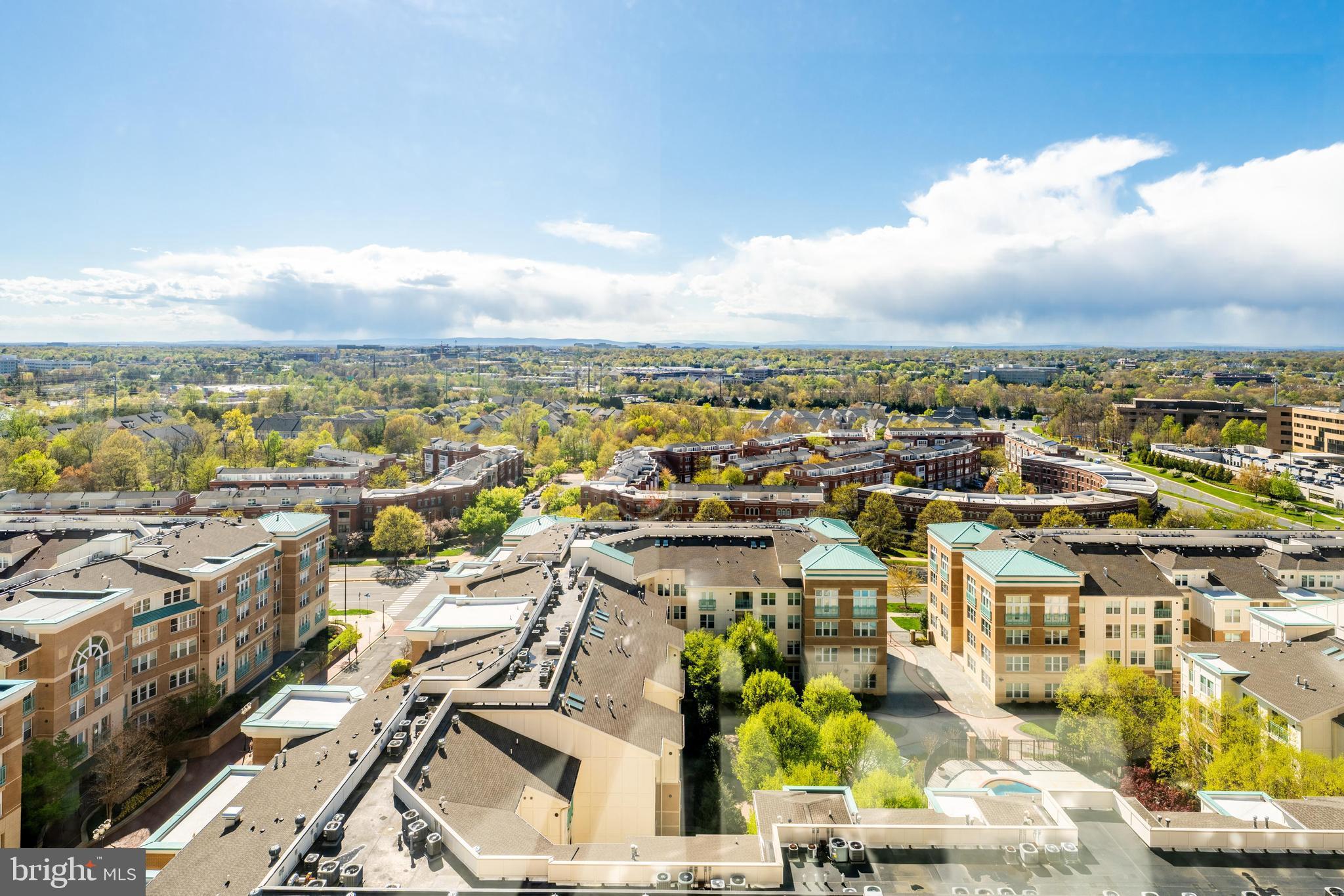 MIDTOWN AT RESTON TOWN CENTER - Residential