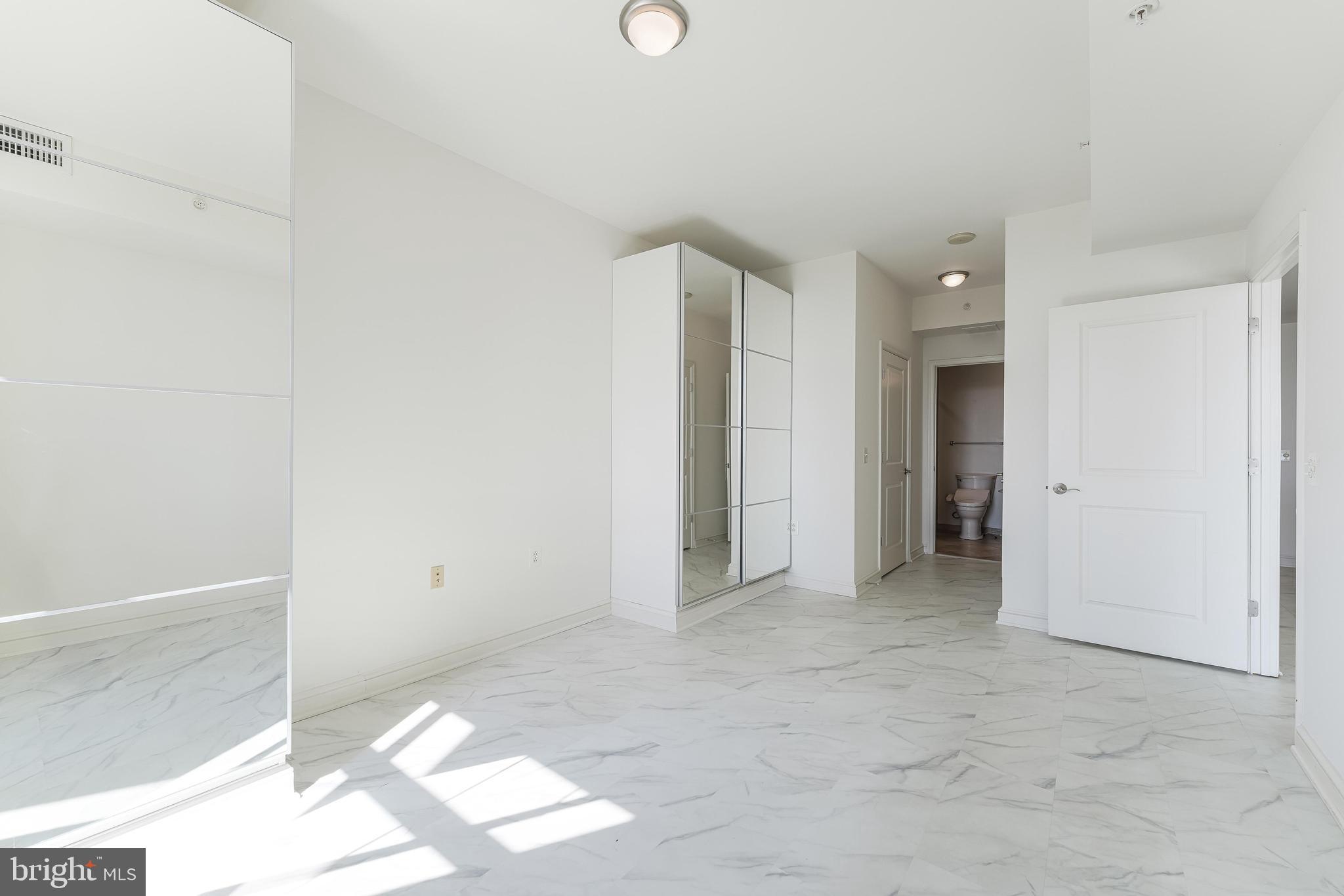 MIDTOWN AT RESTON TOWN CENTER - Residential