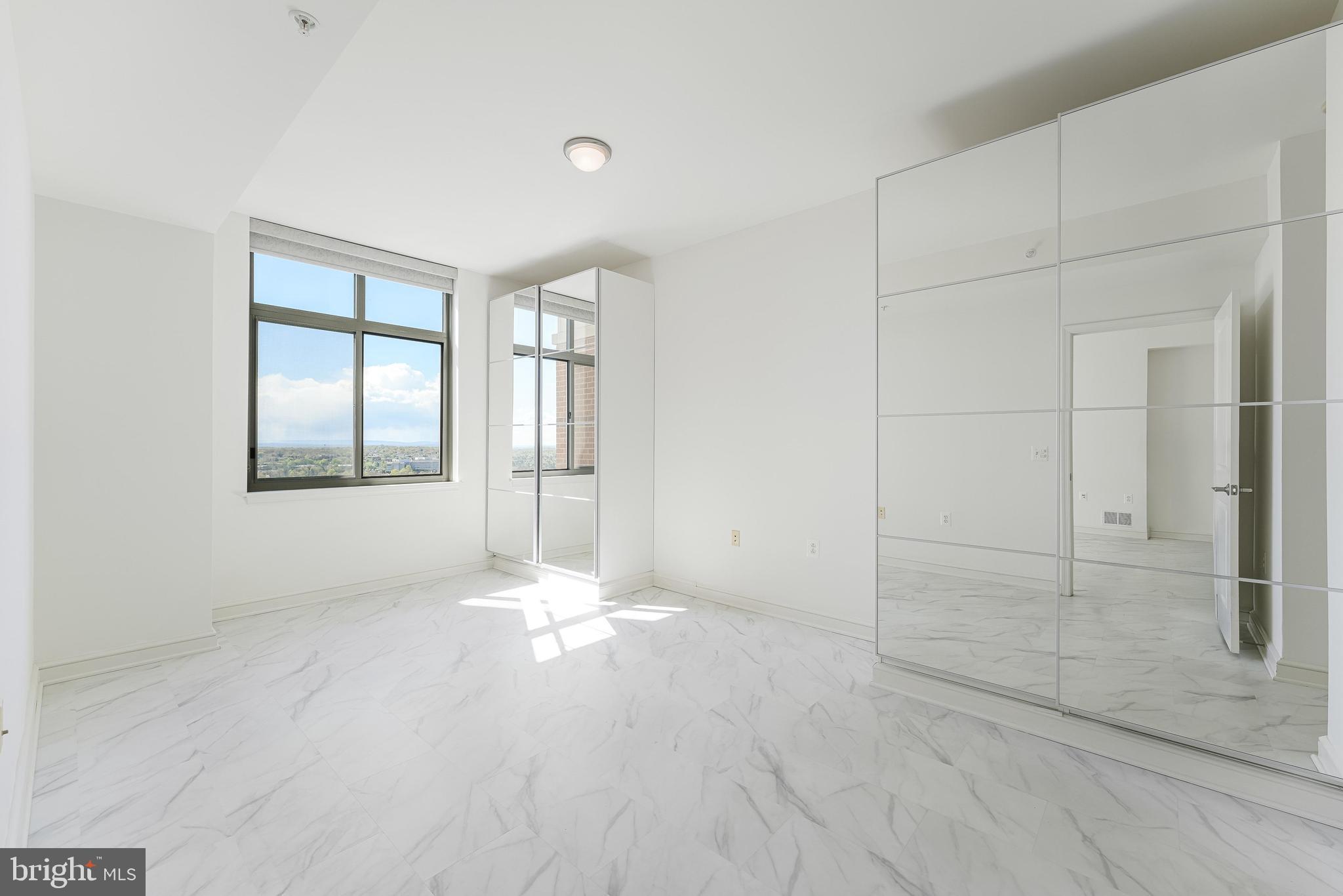 MIDTOWN AT RESTON TOWN CENTER - Residential