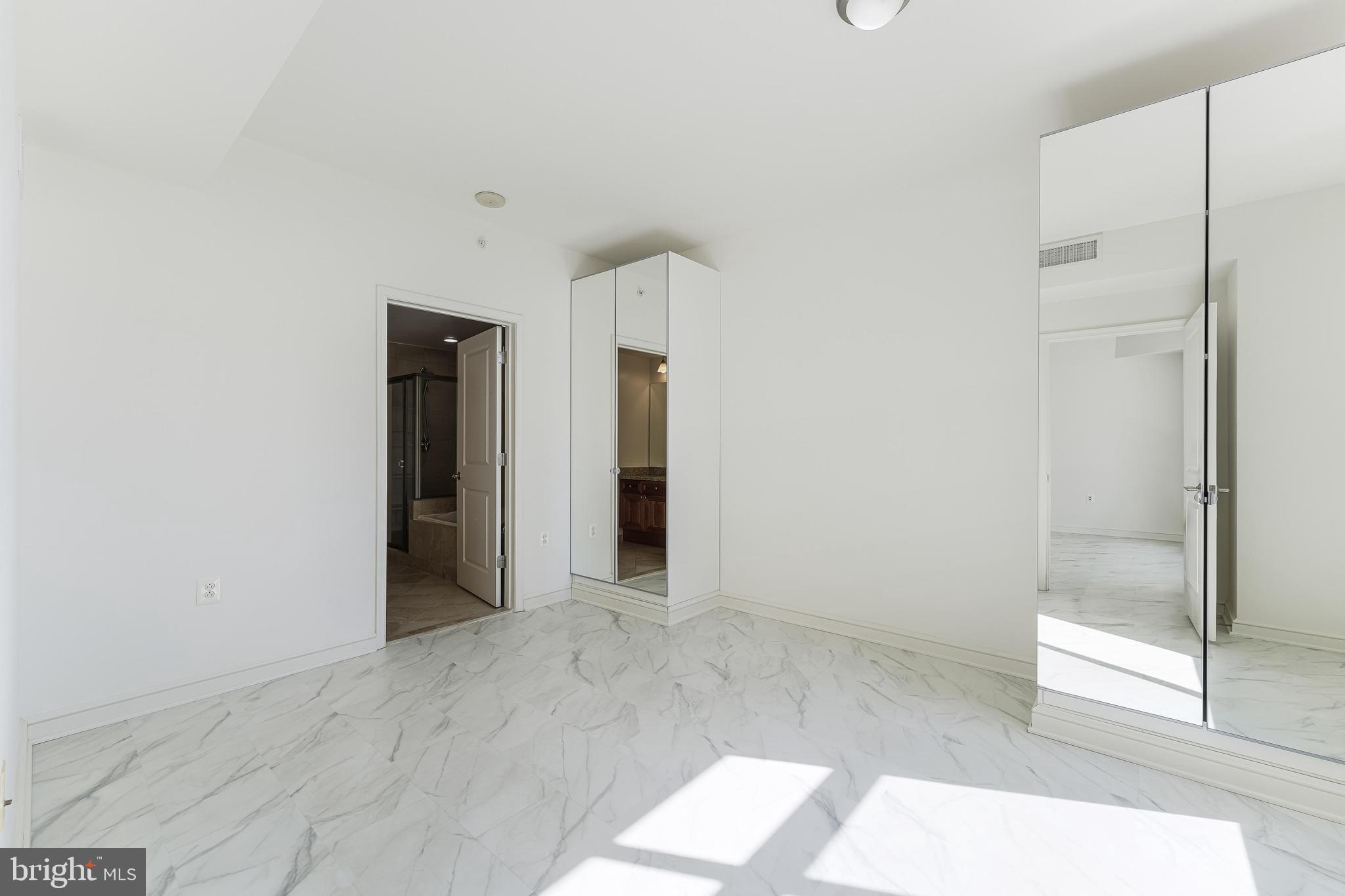 MIDTOWN AT RESTON TOWN CENTER - Residential