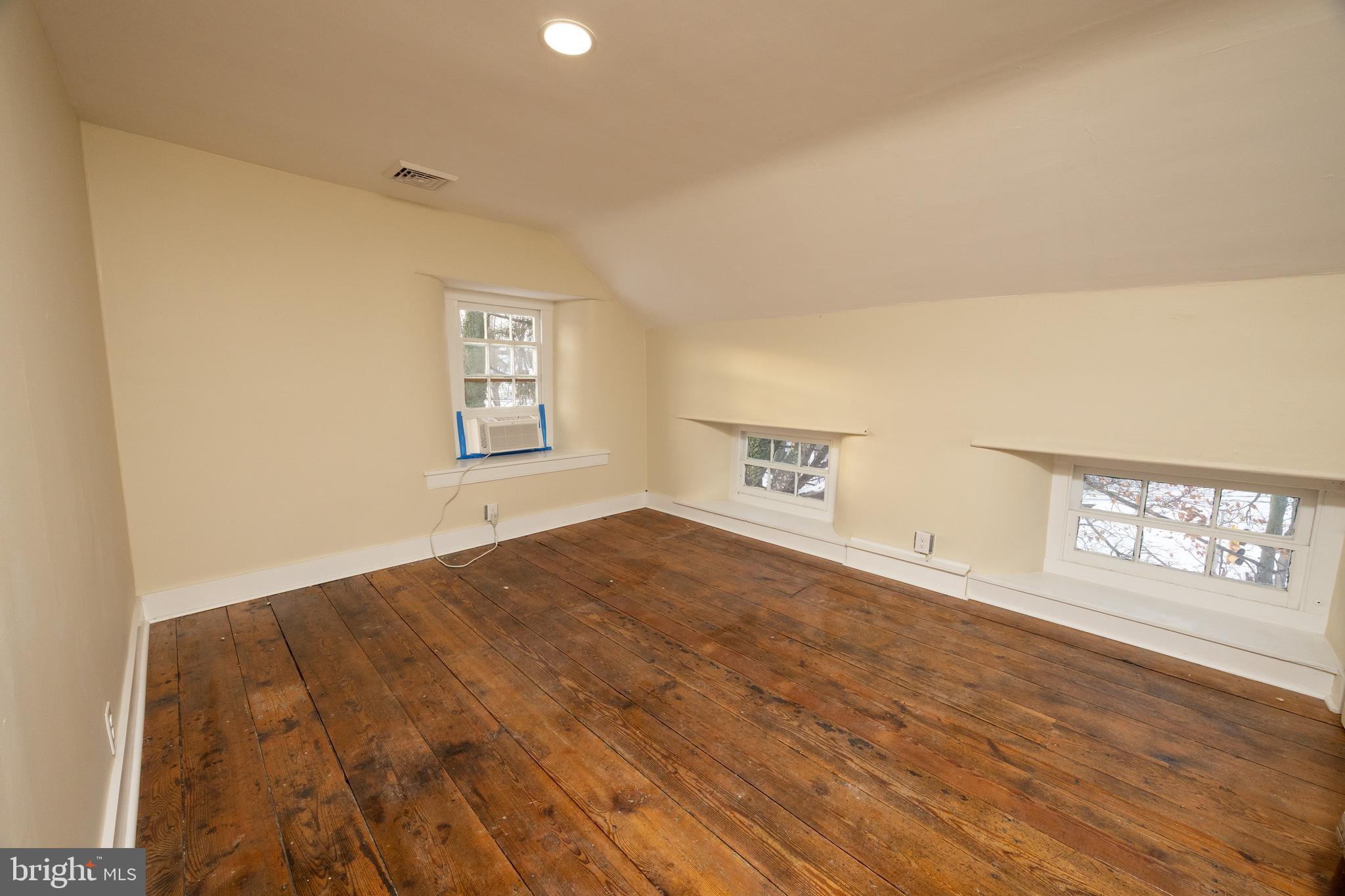 AQUETONG - Residential Lease