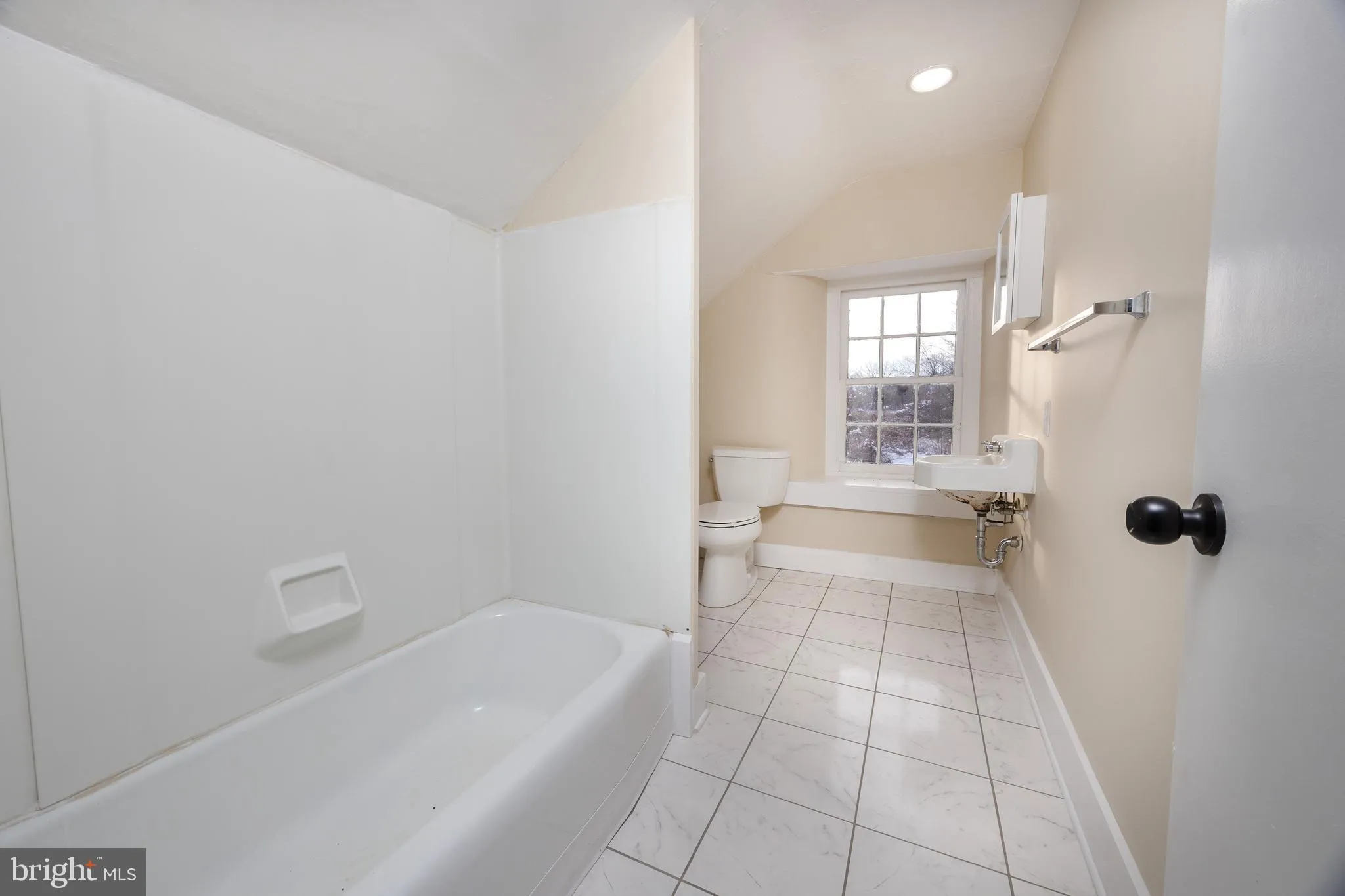 New Hope, Pennsylvania 18938, United States, 2 Bedrooms Bedrooms, ,2 BathroomsBathrooms,Residential,Active,256544