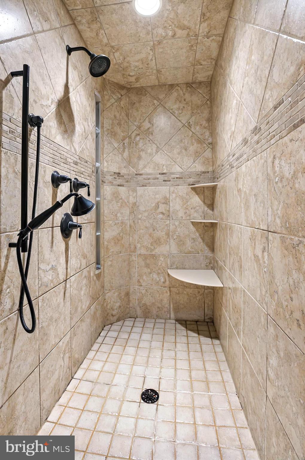 PINEHURST HILLS - Residential