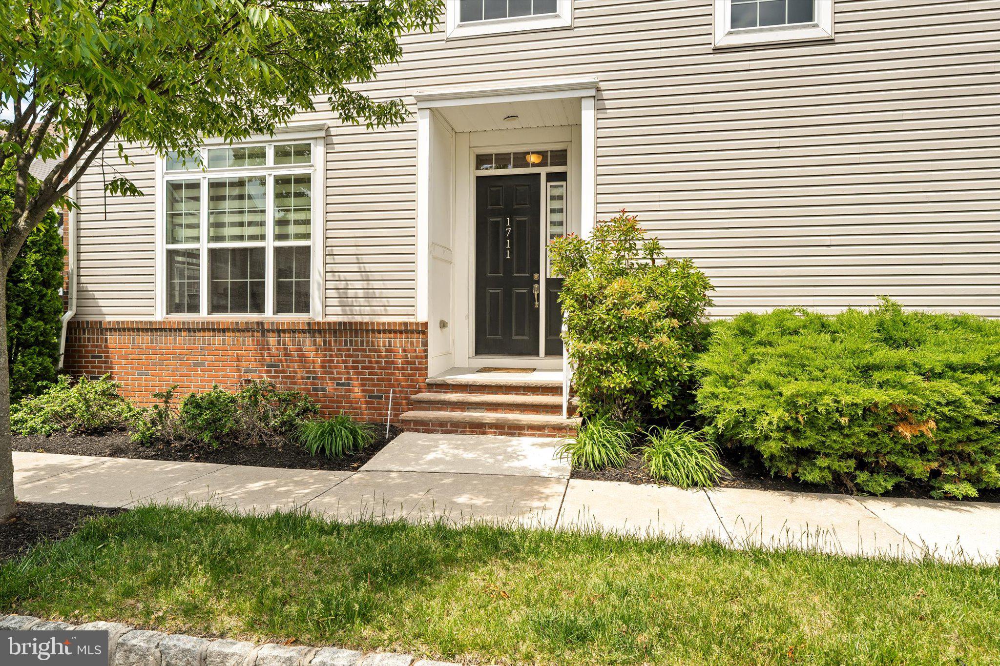 1711 YEARLING COURT