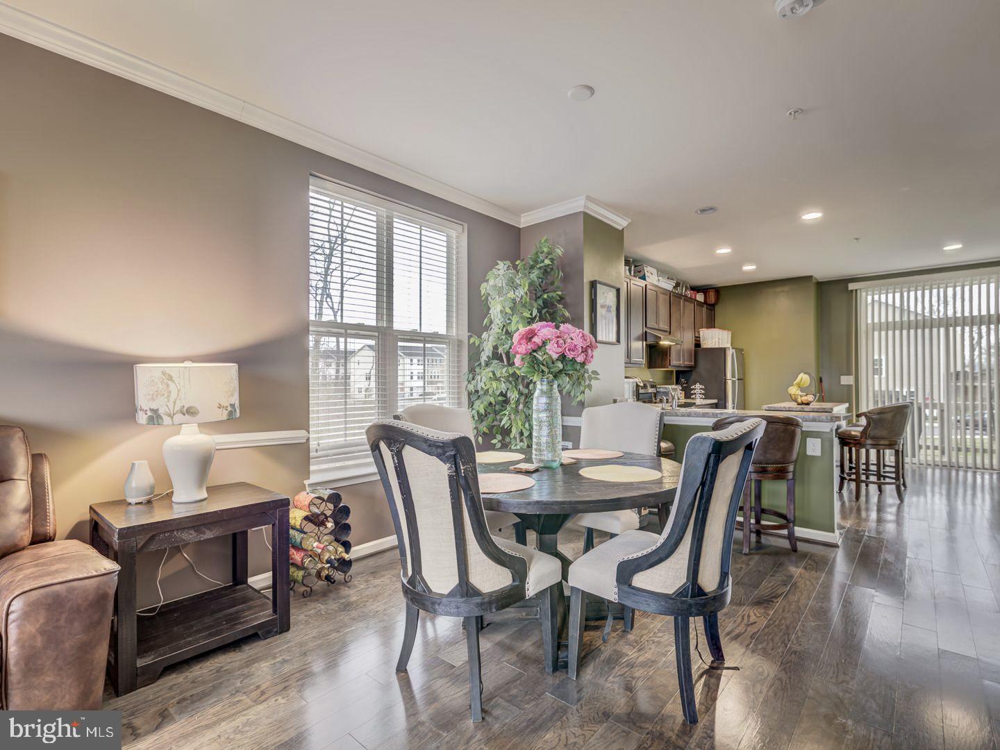 OAKVIEW VILLAGE - Residential