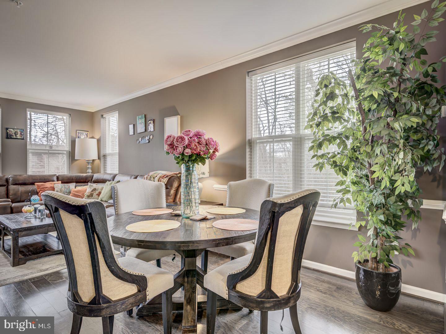 OAKVIEW VILLAGE - Residential