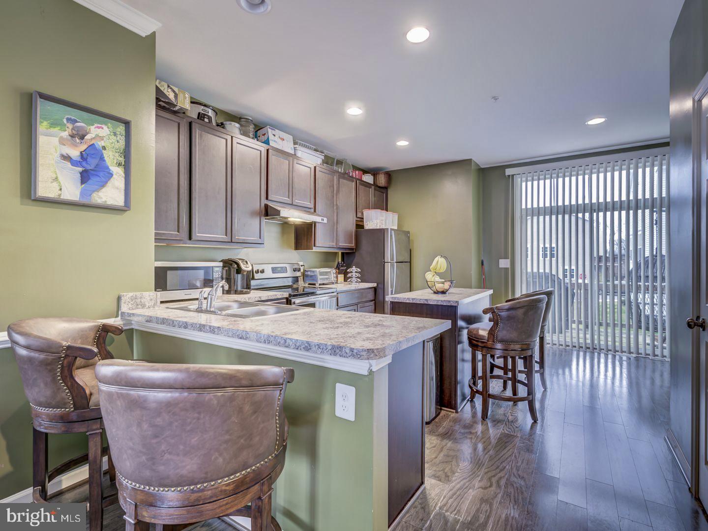 OAKVIEW VILLAGE - Residential