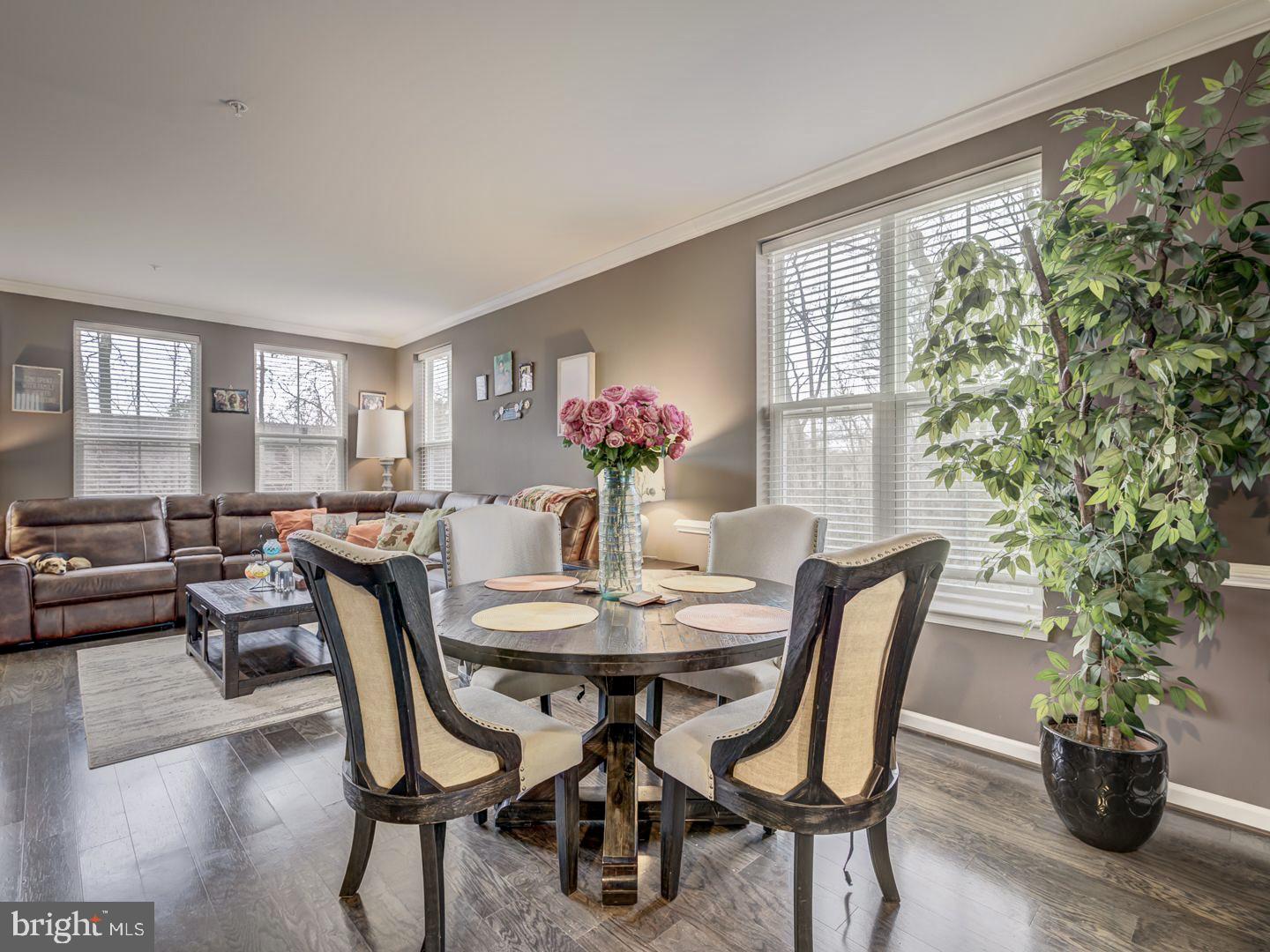 OAKVIEW VILLAGE - Residential