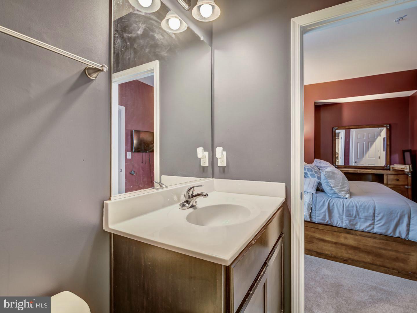 OAKVIEW VILLAGE - Residential