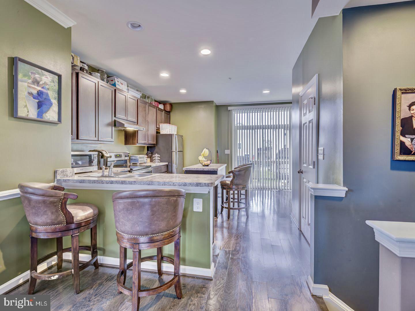 OAKVIEW VILLAGE - Residential