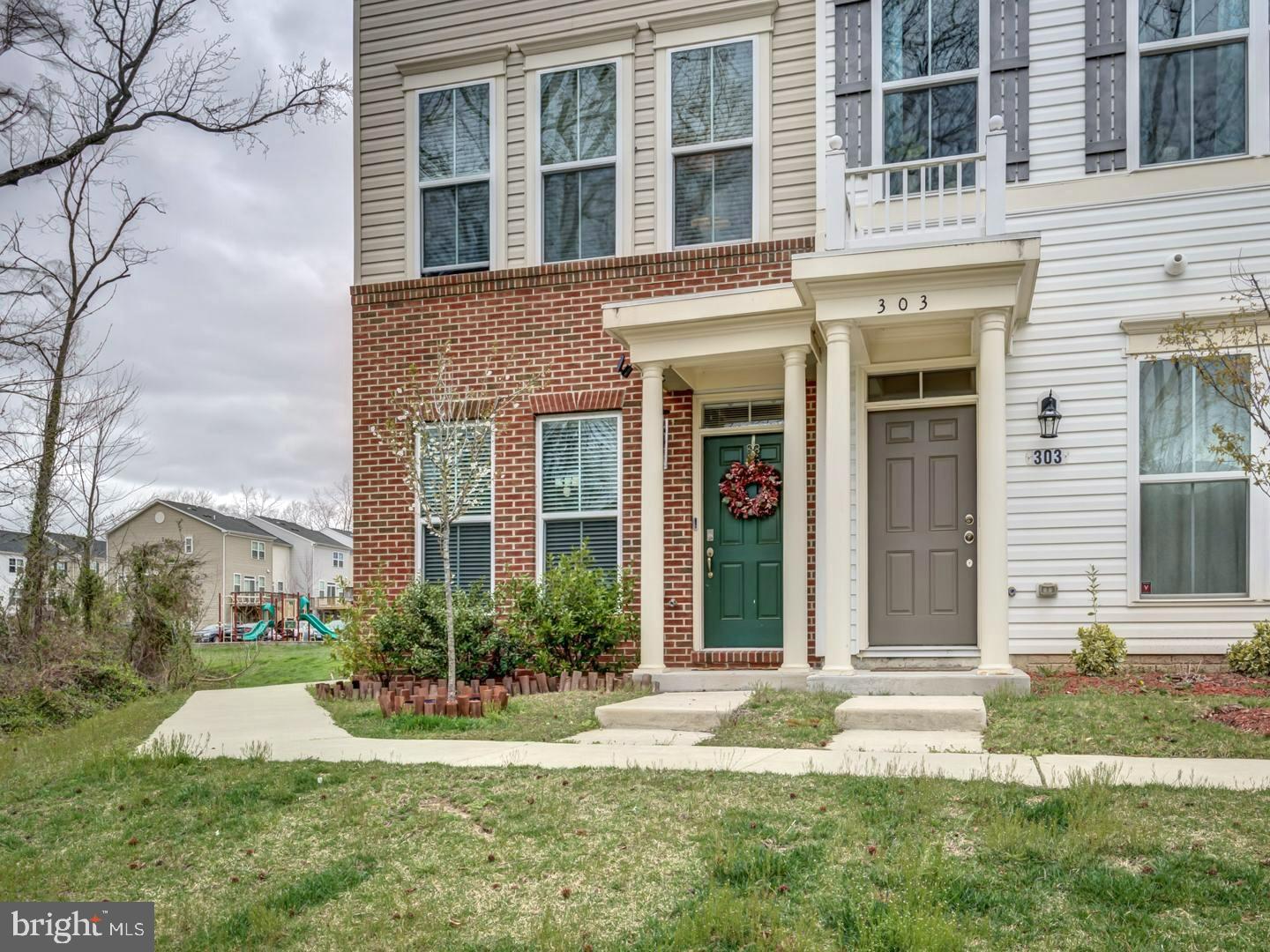 OAKVIEW VILLAGE - Residential