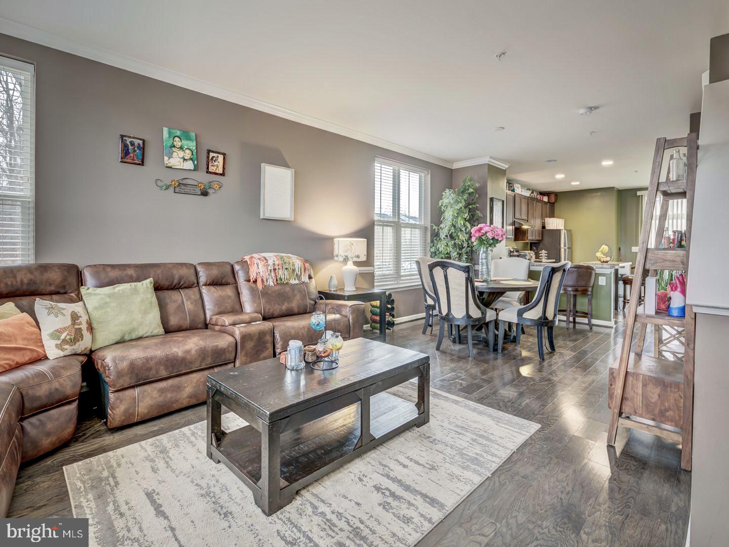 OAKVIEW VILLAGE - Residential