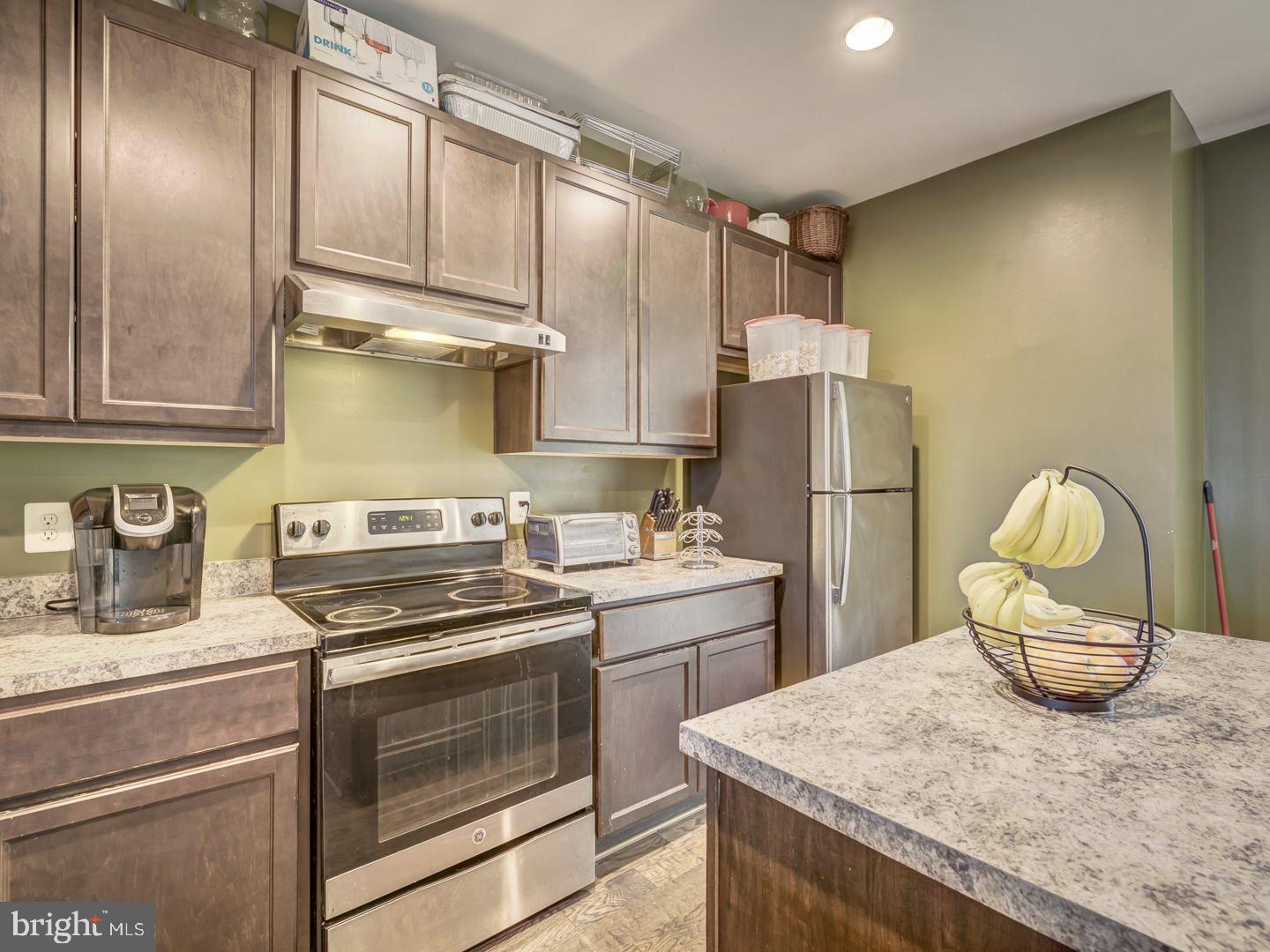 OAKVIEW VILLAGE - Residential