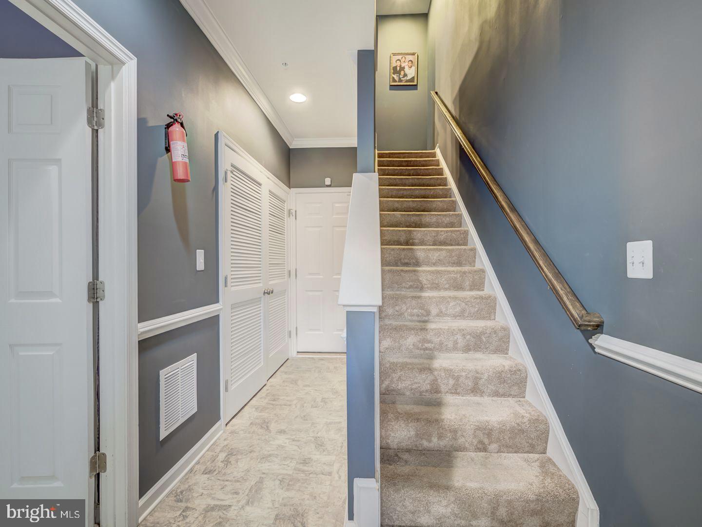 OAKVIEW VILLAGE - Residential