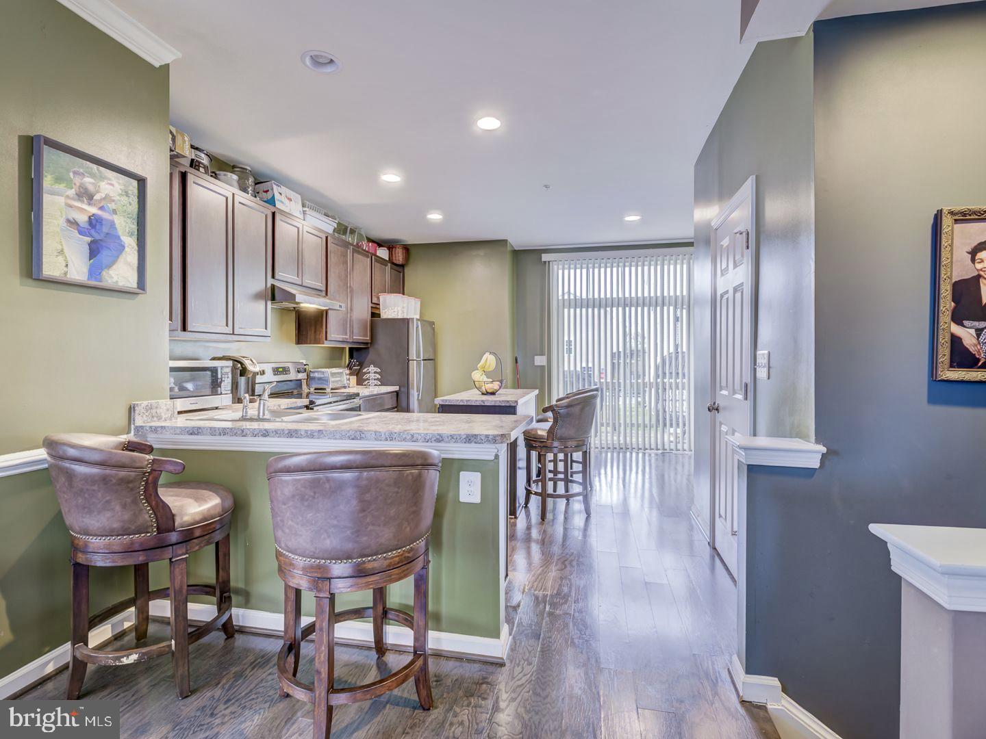 OAKVIEW VILLAGE - Residential