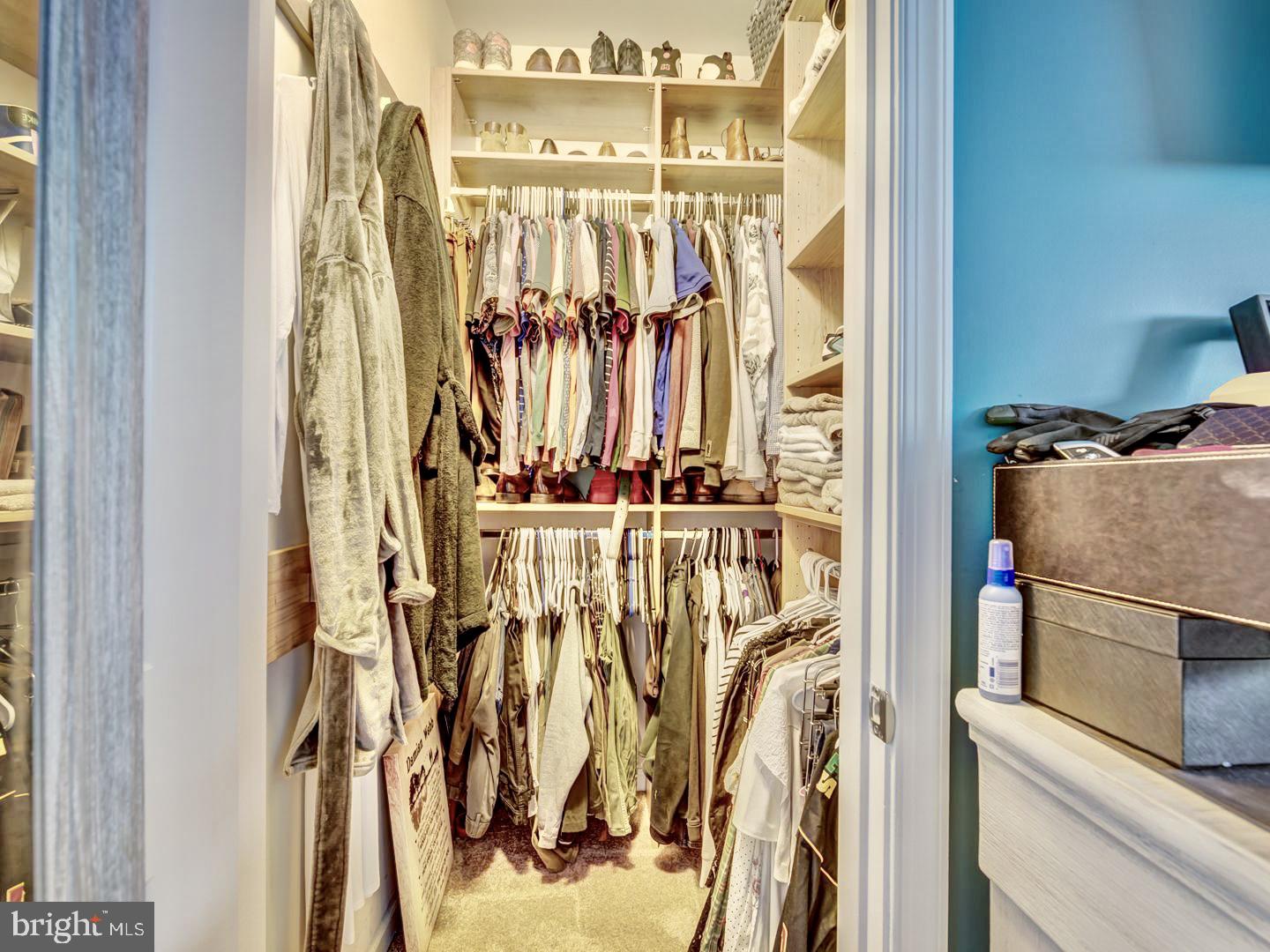 OAKVIEW VILLAGE - Residential