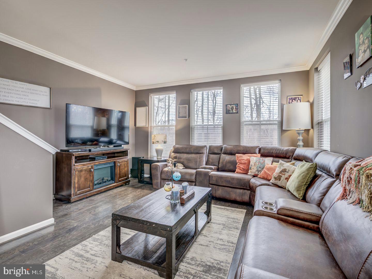 OAKVIEW VILLAGE - Residential