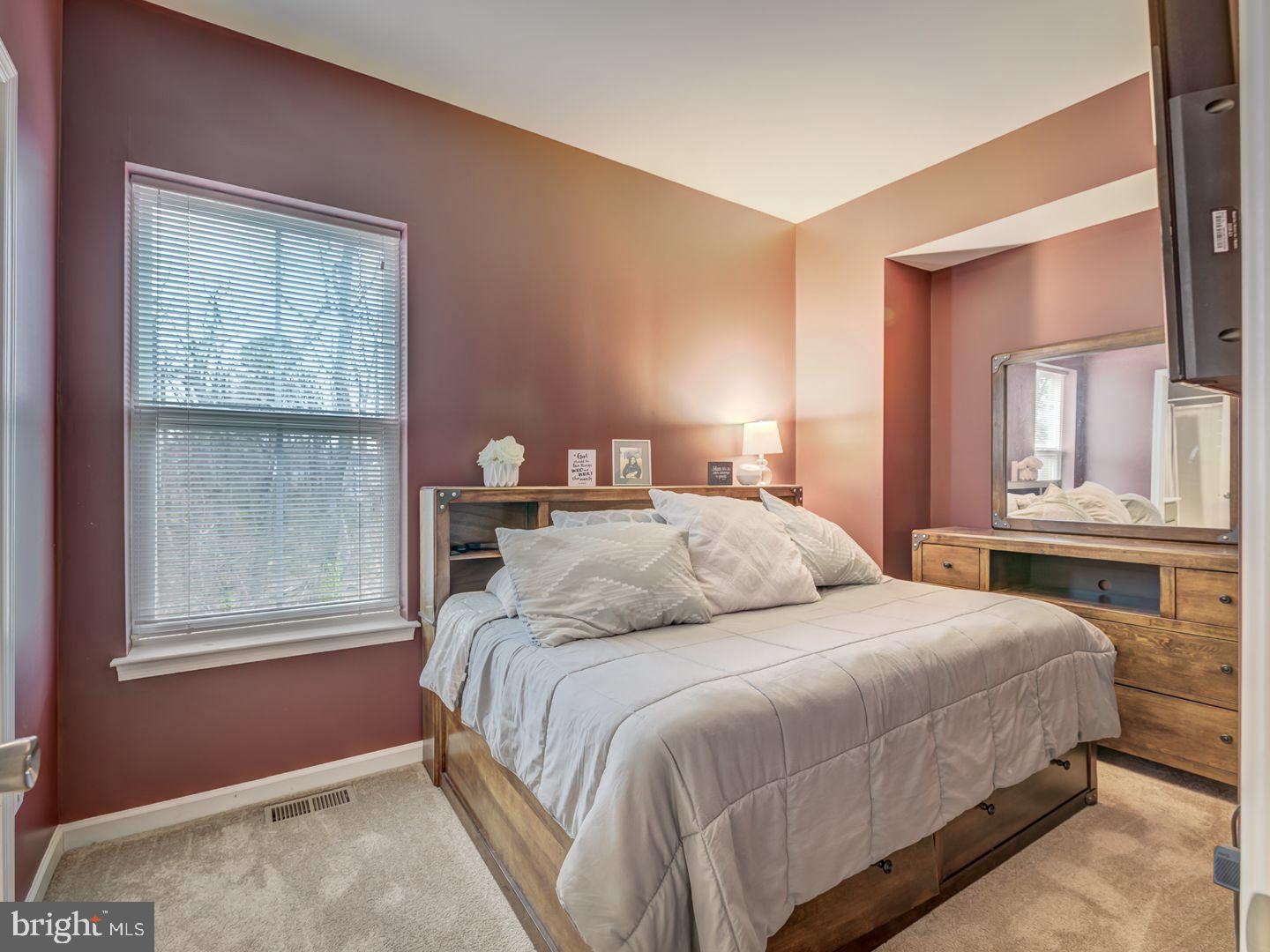 OAKVIEW VILLAGE - Residential