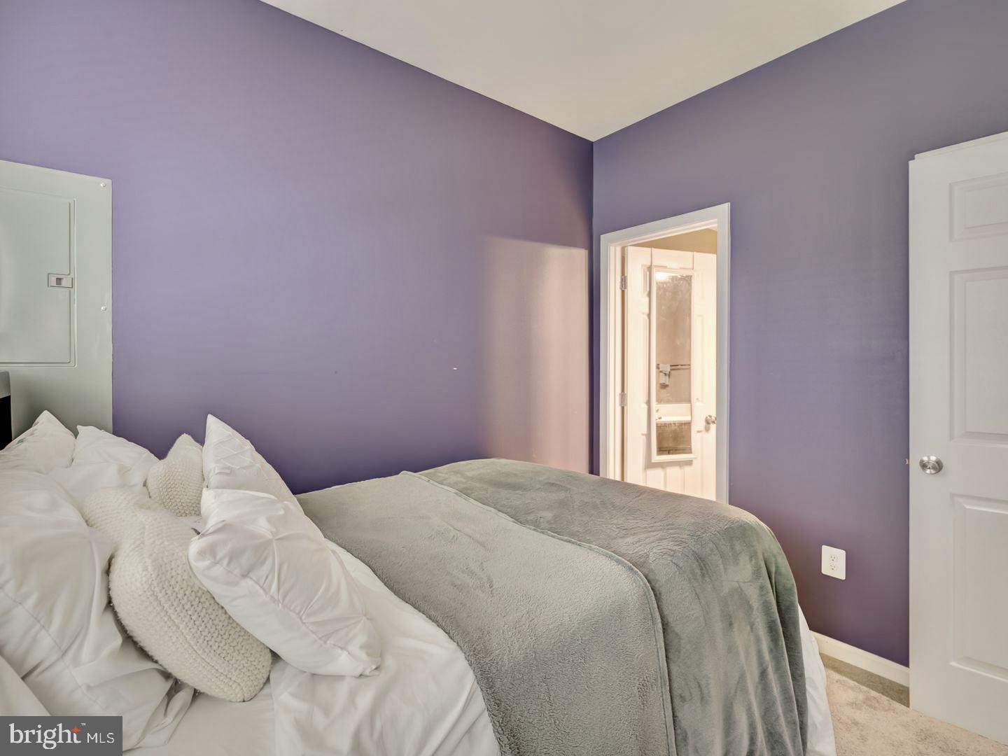 OAKVIEW VILLAGE - Residential