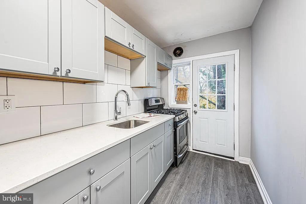 LANGSTON HUGHES - Residential