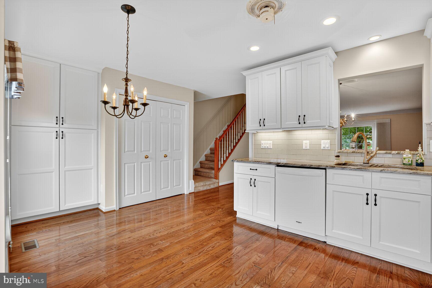 WOODGATE MANOR - Residential