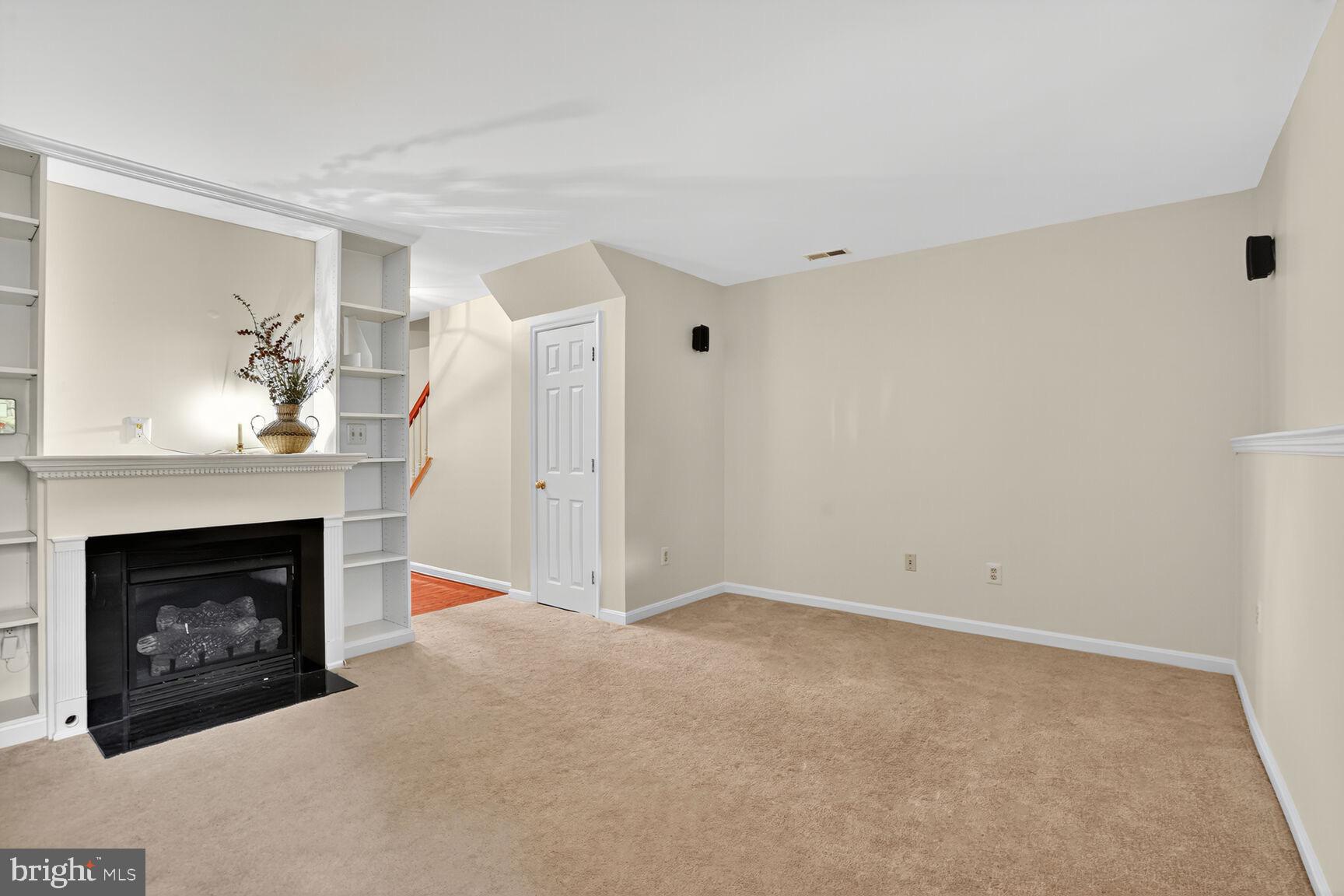 WOODGATE MANOR - Residential