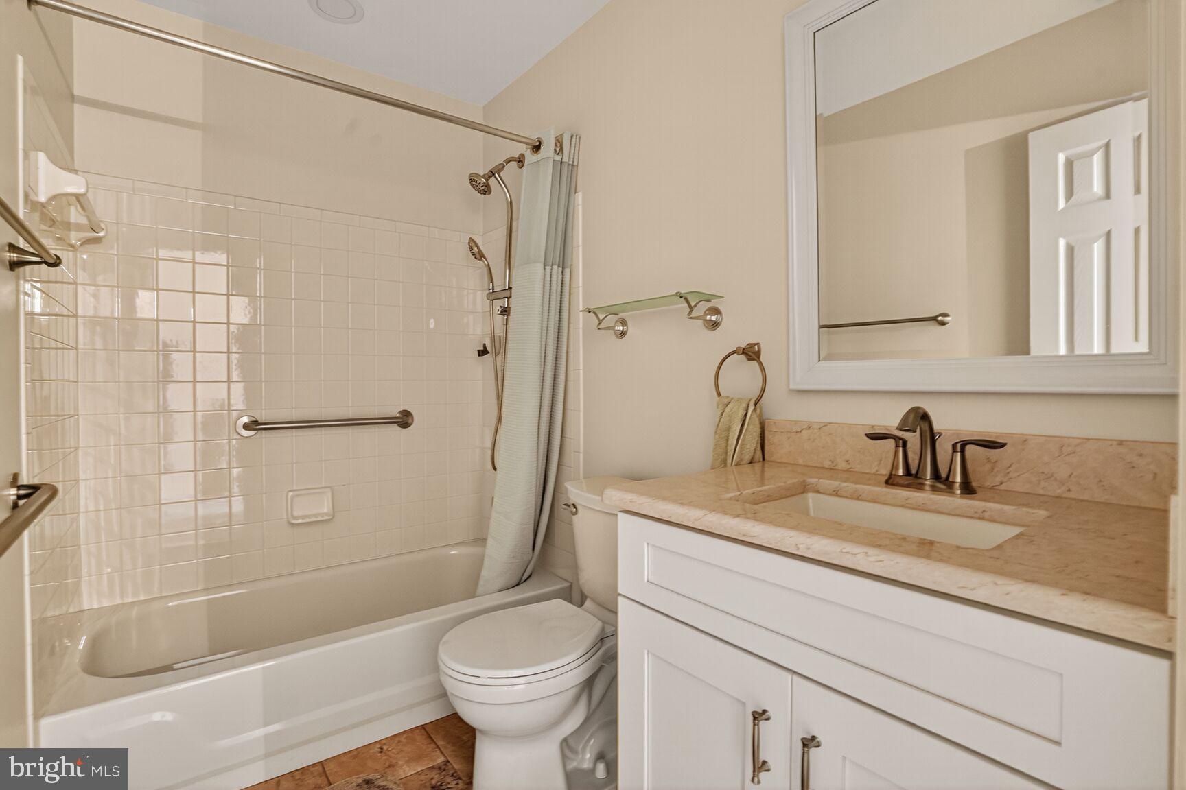 WOODGATE MANOR - Residential