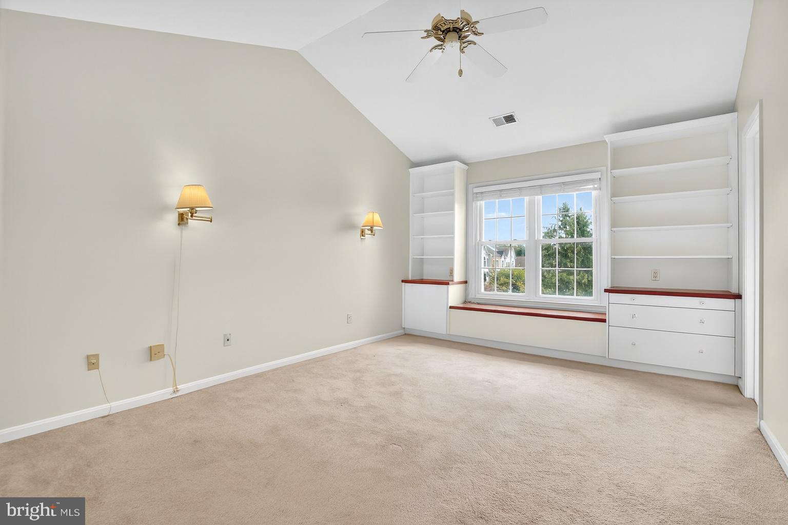 WOODGATE MANOR - Residential