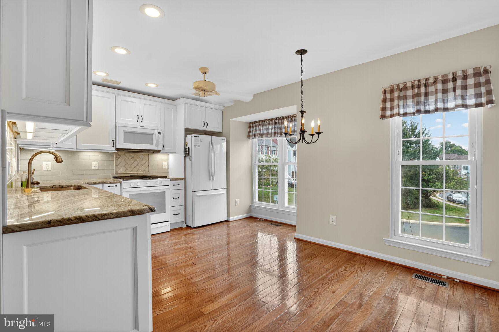 WOODGATE MANOR - Residential