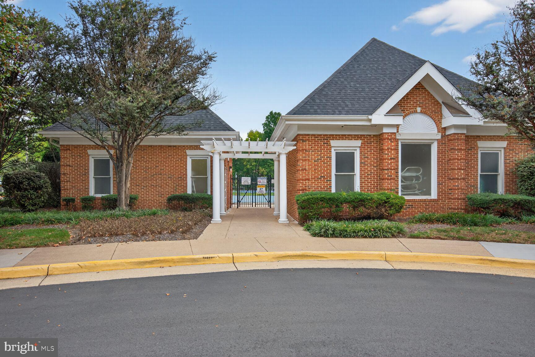 WOODGATE MANOR - Residential