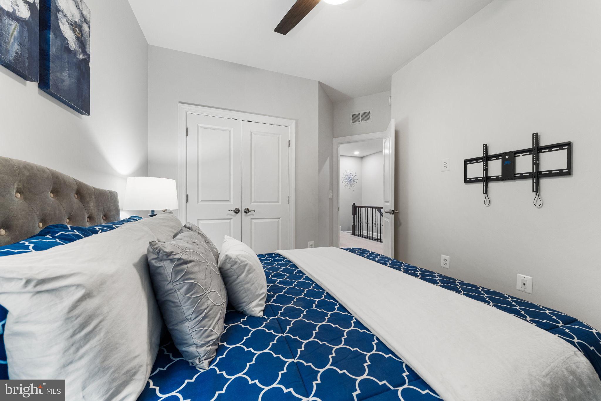 HAYMARKET CROSSING - Residential