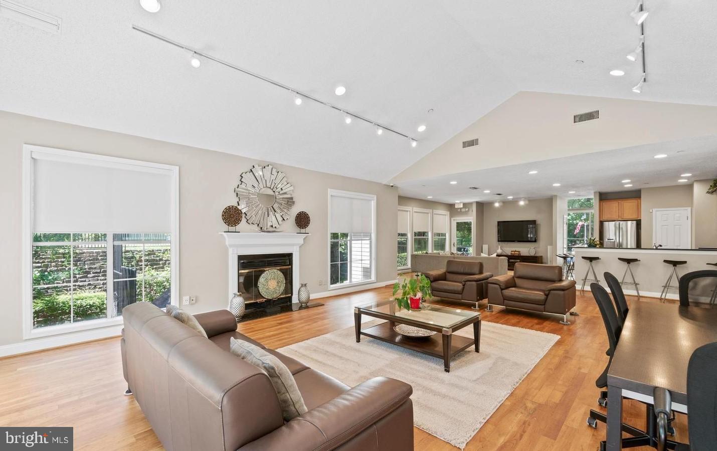 FOUNTAINS AT MCLEAN - Residential Lease