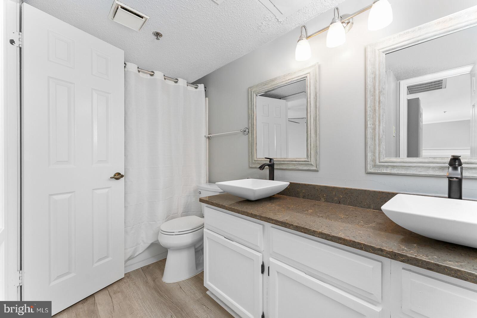 FOUNTAINS AT MCLEAN - Residential Lease