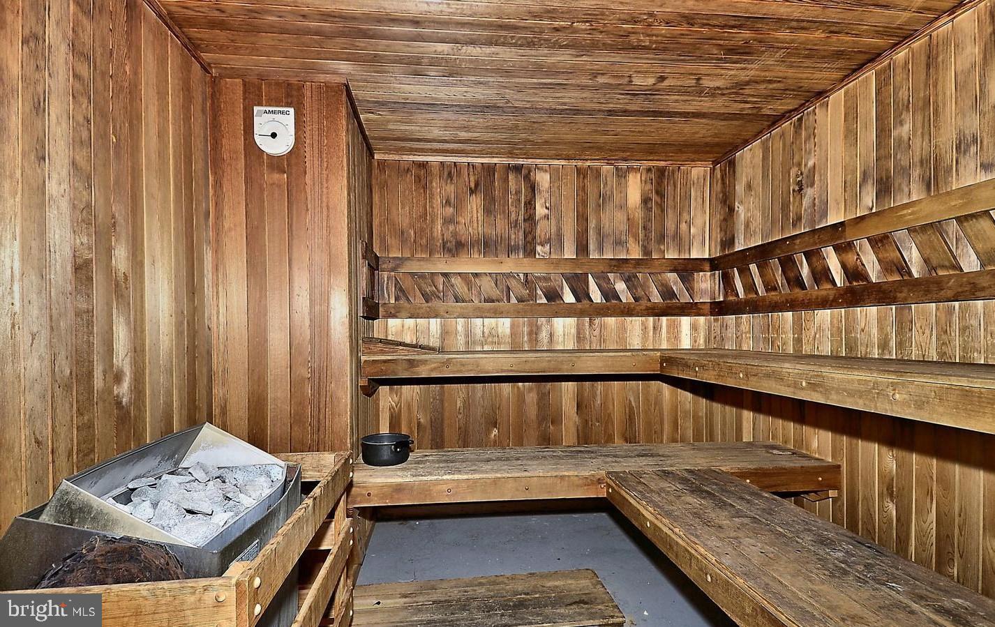 FOUNTAINS AT MCLEAN - Residential Lease