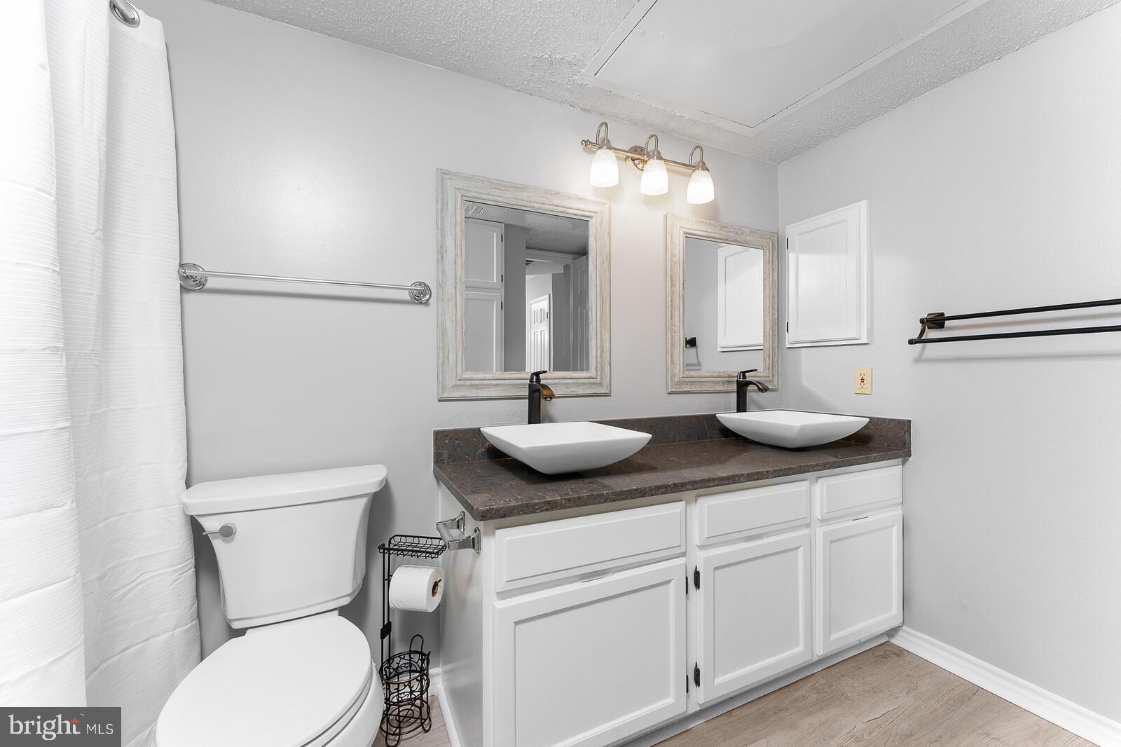 FOUNTAINS AT MCLEAN - Residential Lease