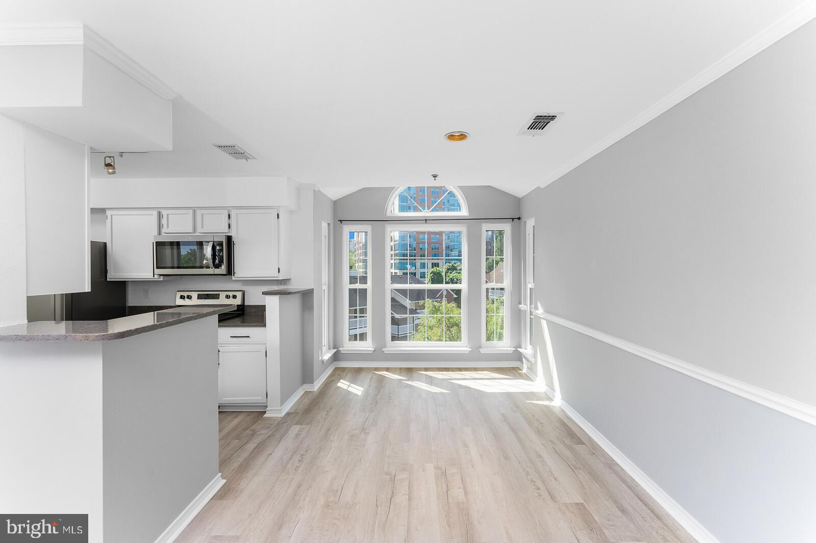 FOUNTAINS AT MCLEAN - Residential Lease