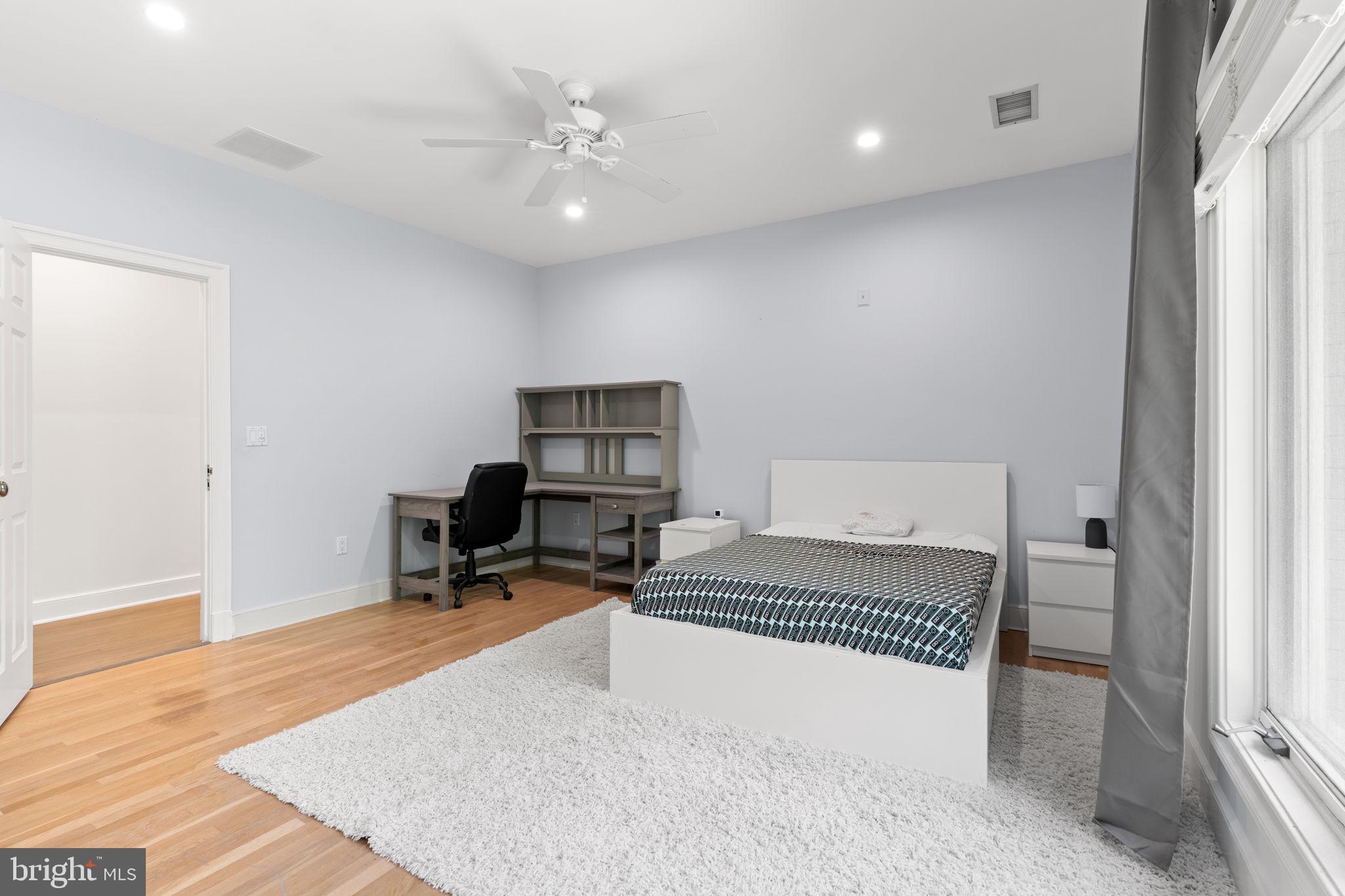 POTOMAC GLEN - Residential