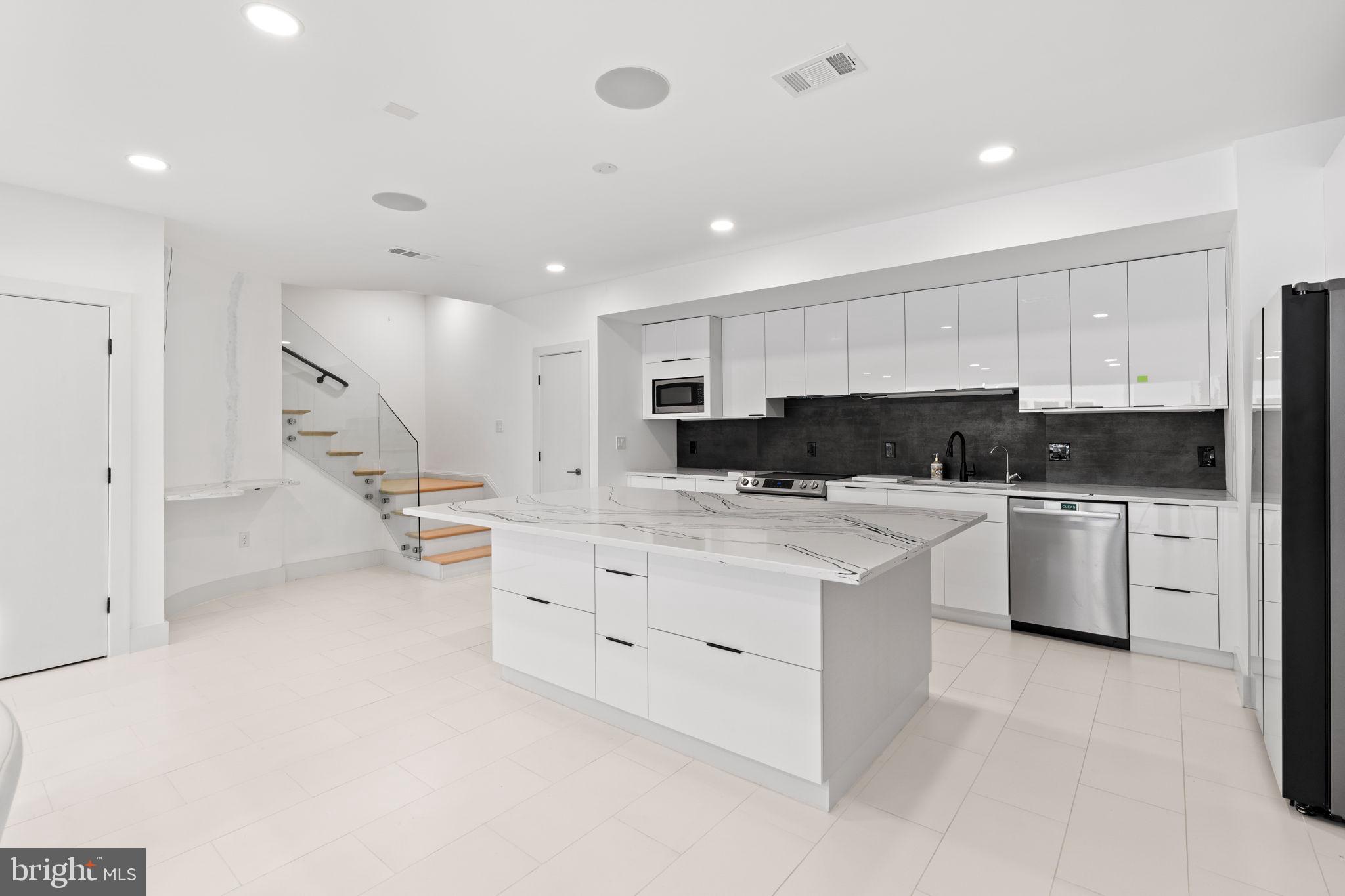 POTOMAC GLEN - Residential