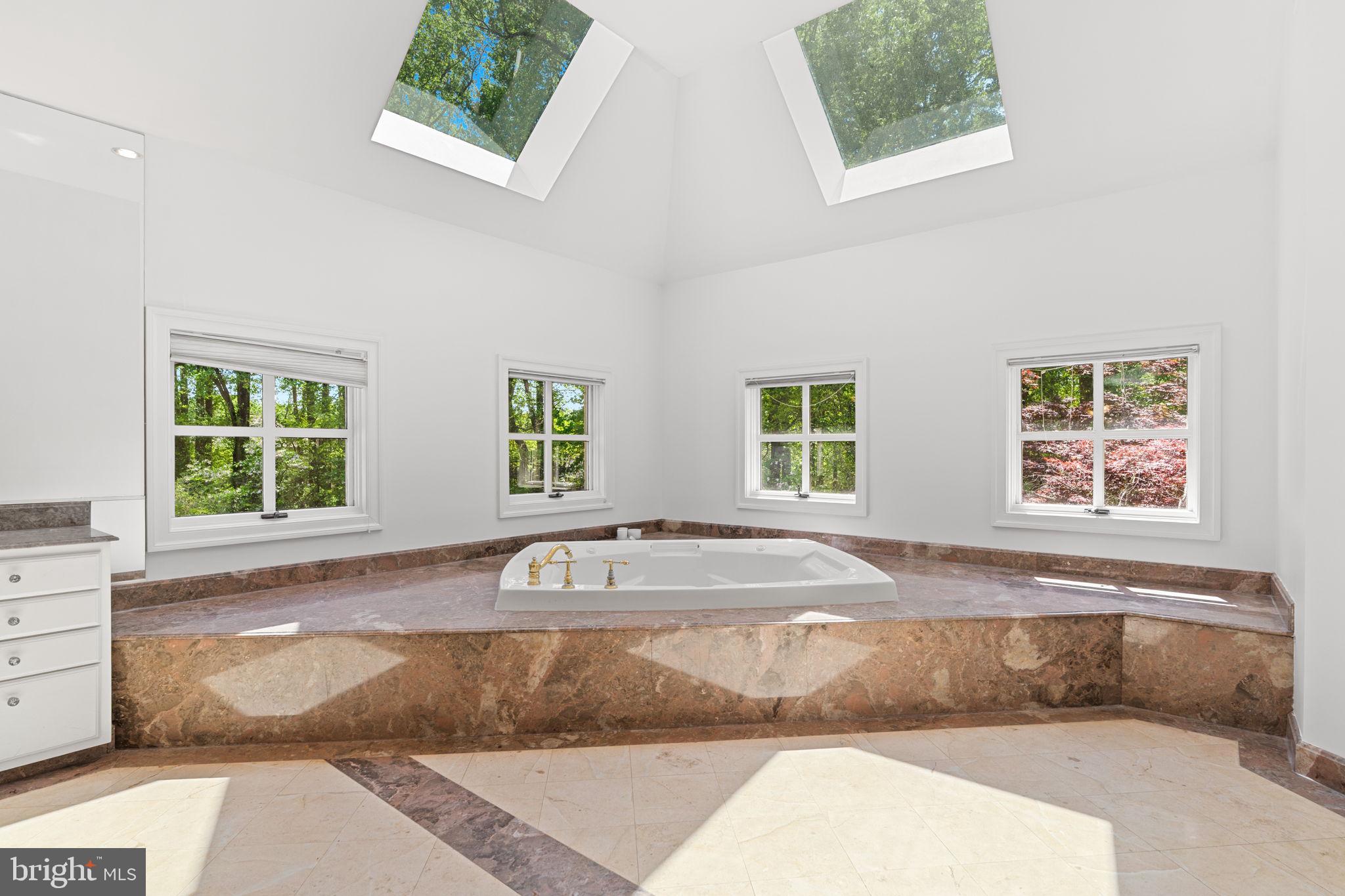 POTOMAC GLEN - Residential