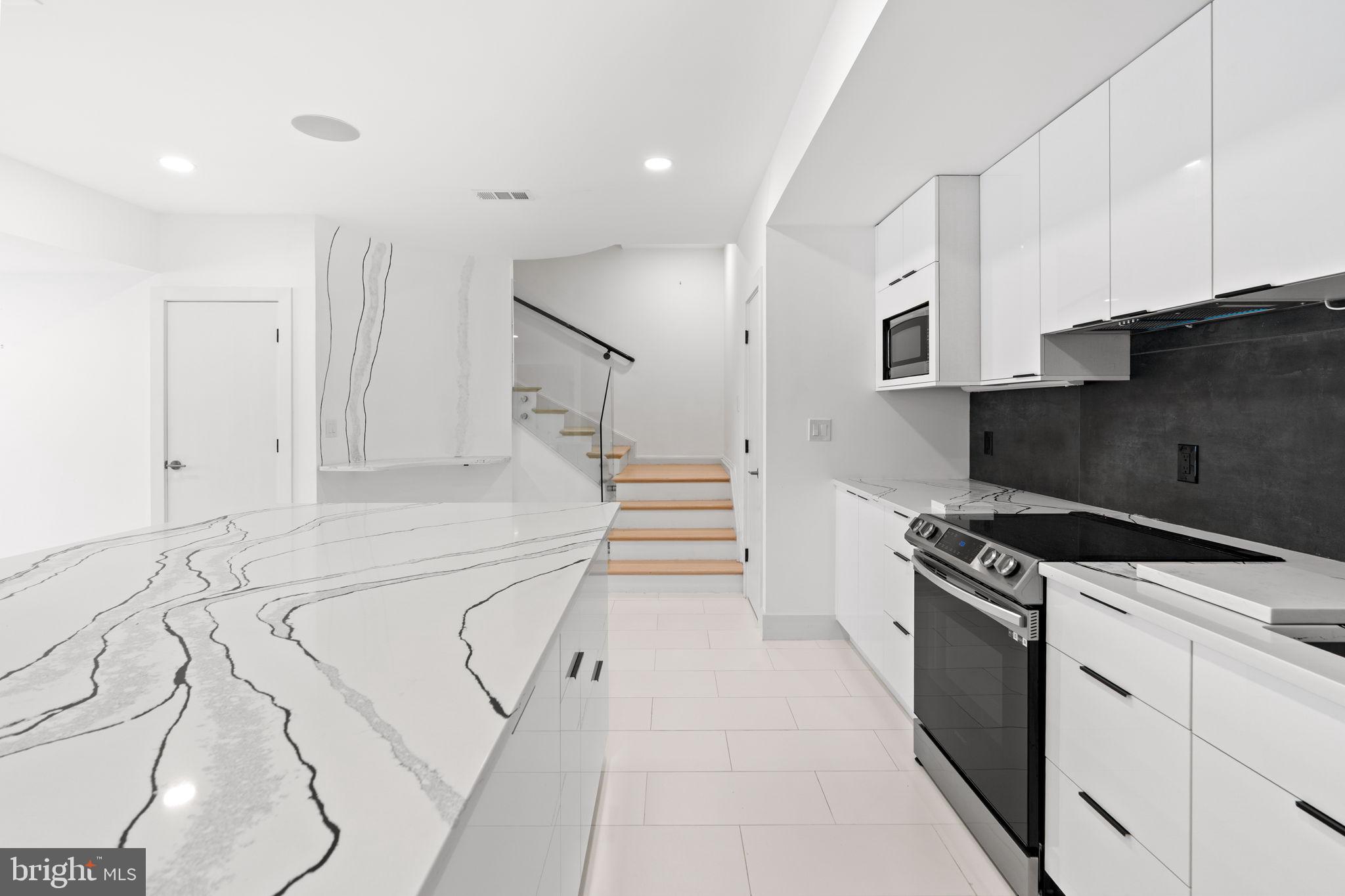 POTOMAC GLEN - Residential