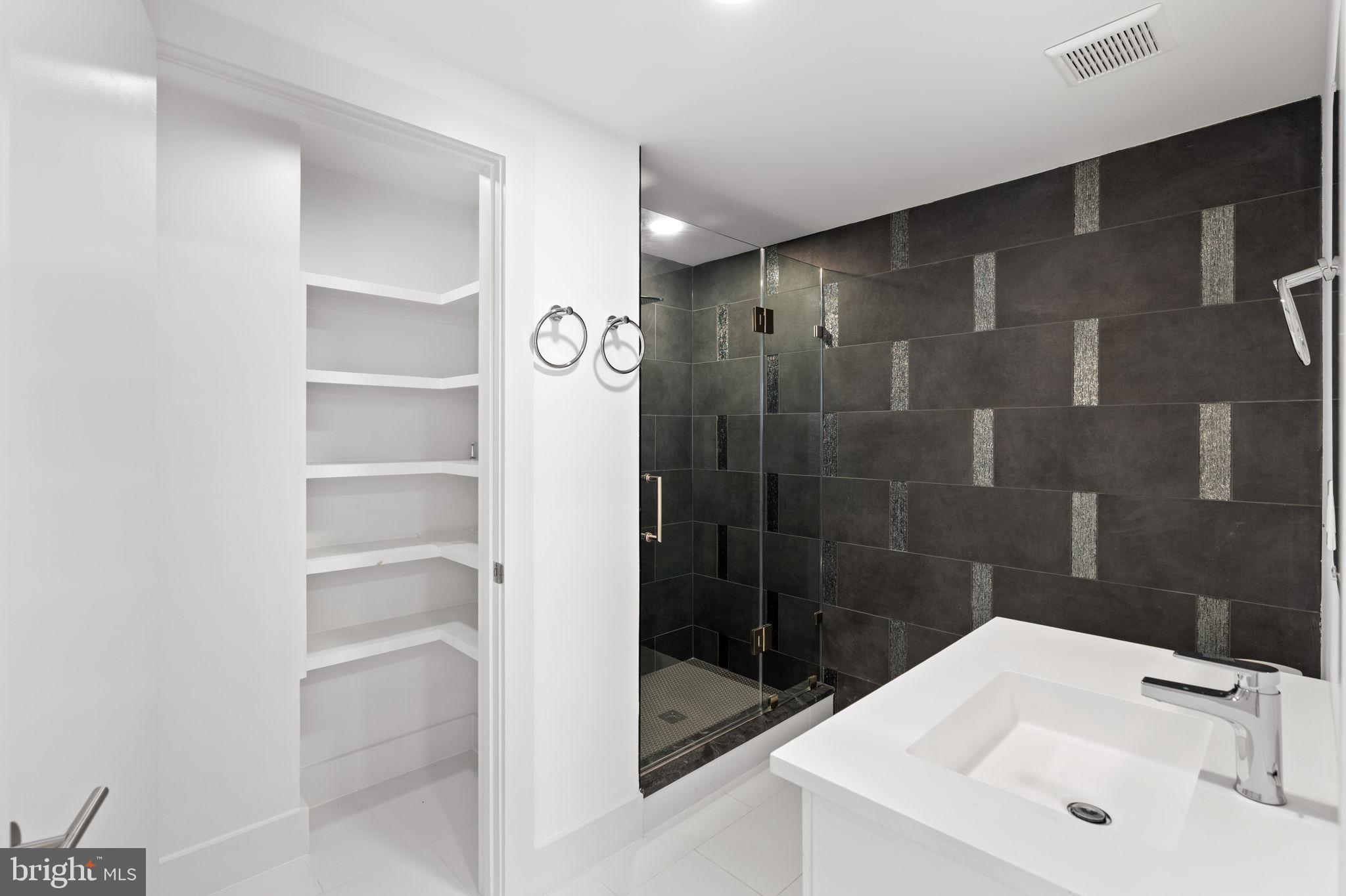 POTOMAC GLEN - Residential